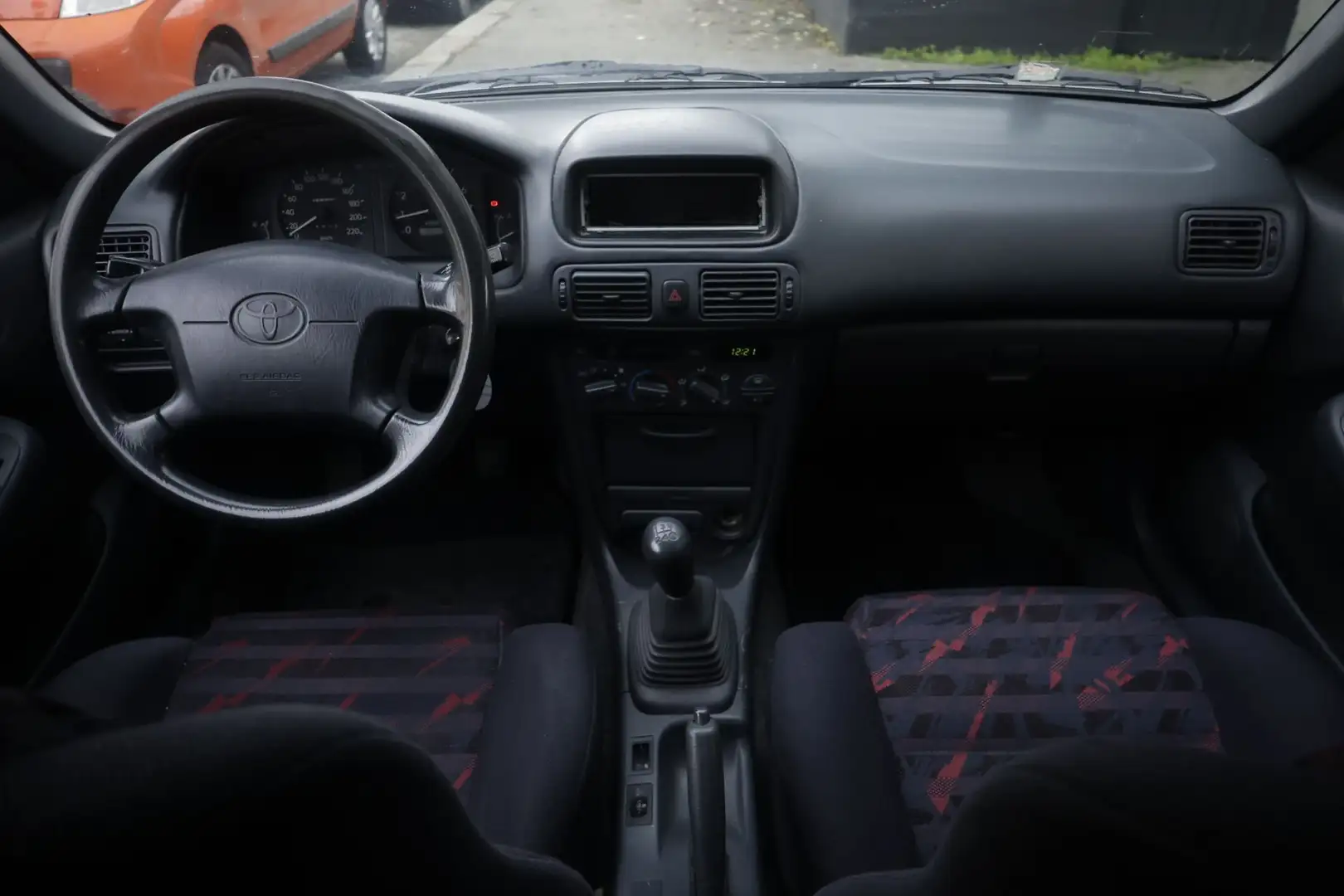 Toyota Corolla Toyota Corolla 1.3i 16V cat 3 porte 63KW ANNO 1999 Nero - 2