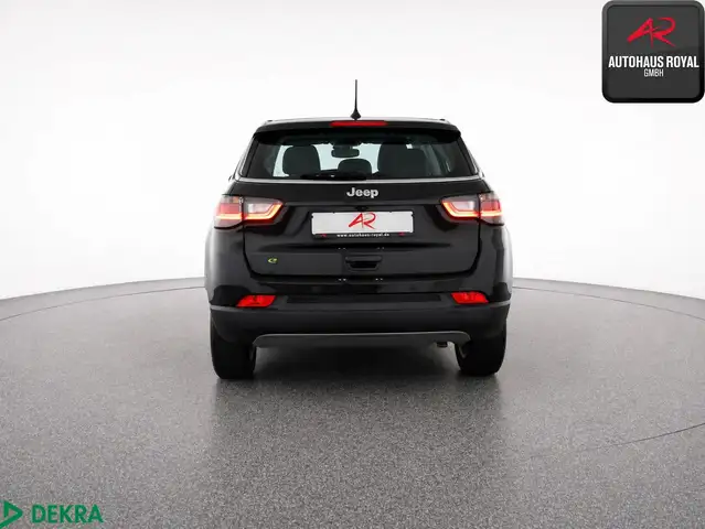 Jeep Compass view 3