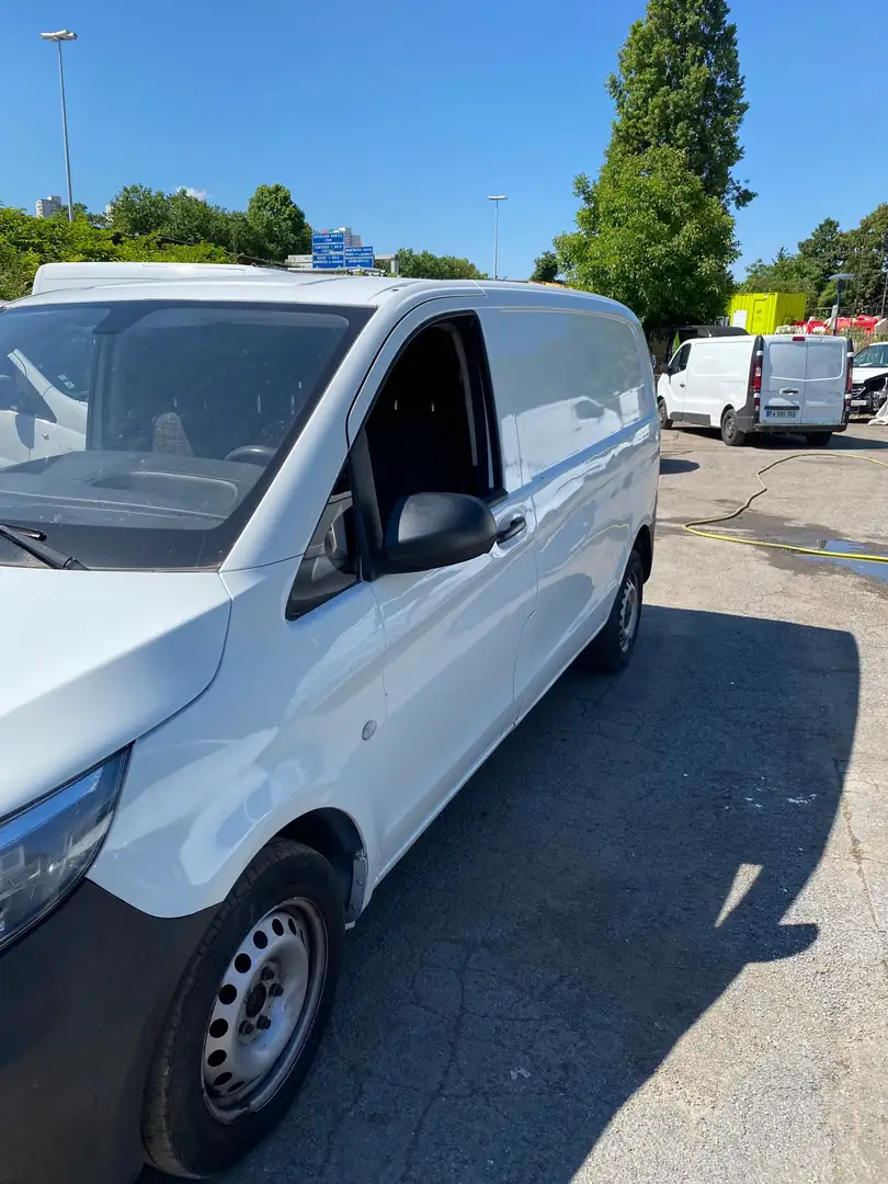 Mercedes-Benz Vito FOURGON 109 CDI COMPACT Blanc - 2