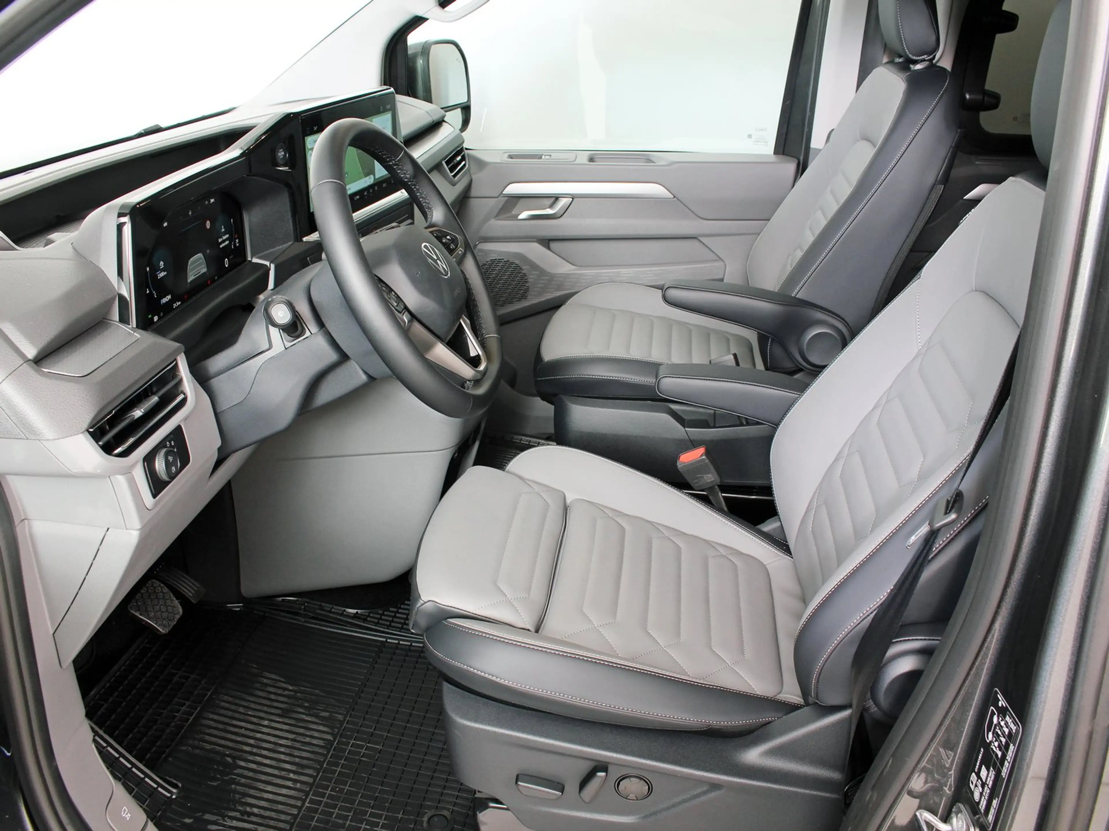 Volkswagen T7 Caravelle VW T7 Caravelle Style TDI 4MOTION — photo 3