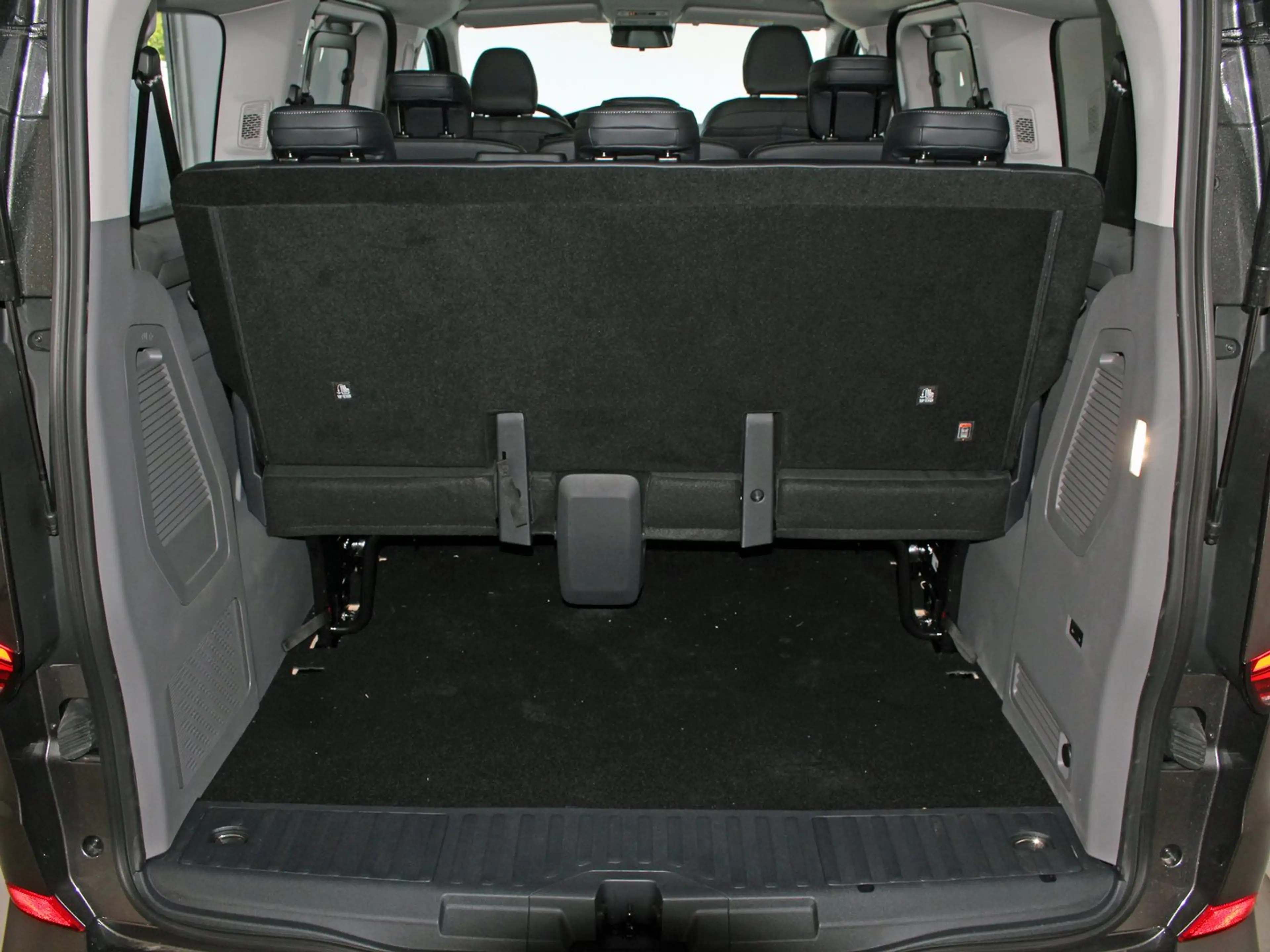 Volkswagen T7 Caravelle VW T7 Caravelle Style TDI 4MOTION — photo 12