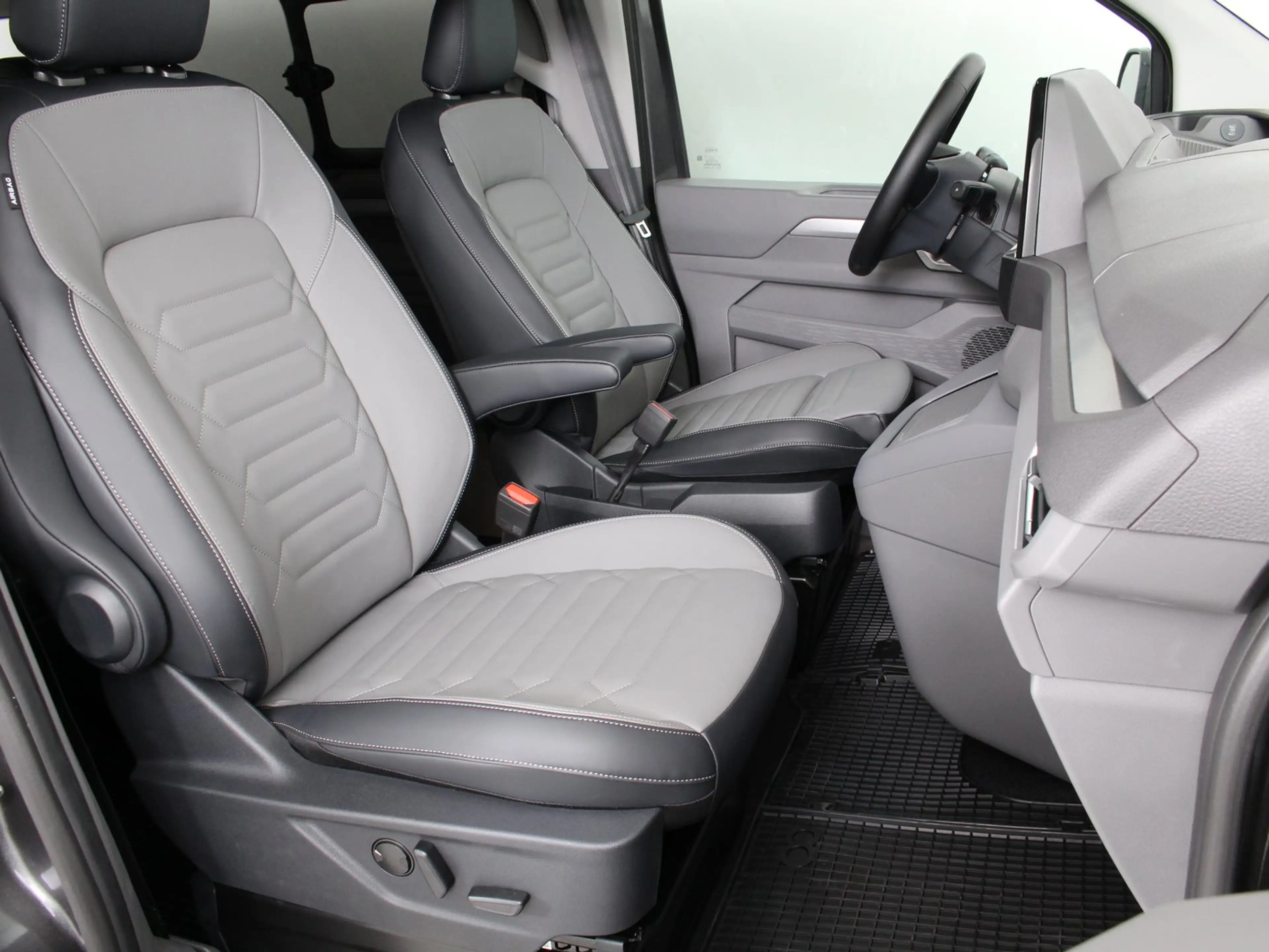Volkswagen T7 Caravelle VW T7 Caravelle Style TDI 4MOTION — photo 9