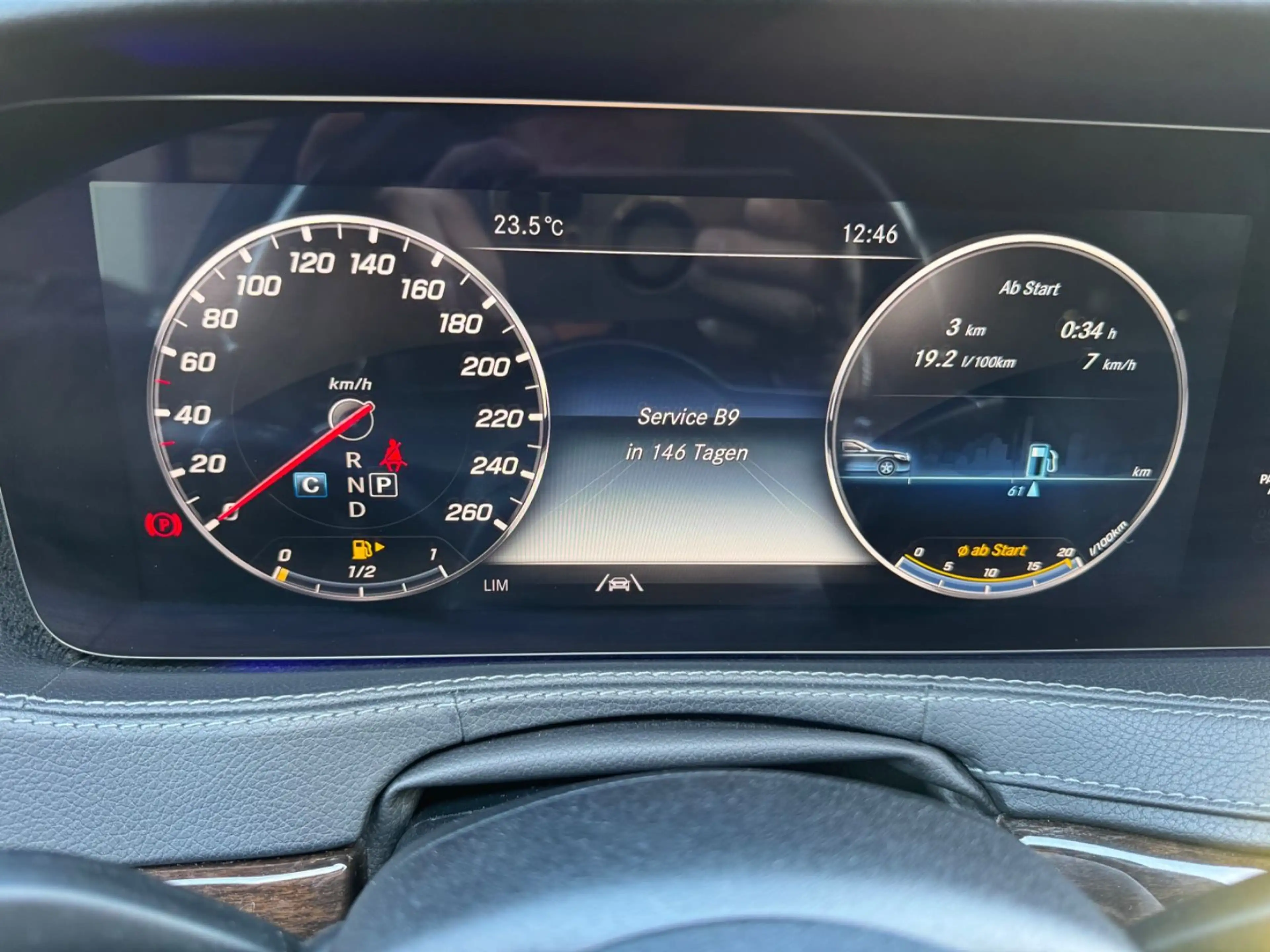 Mercedes-Benz S 400 d 4Matic — photo 12