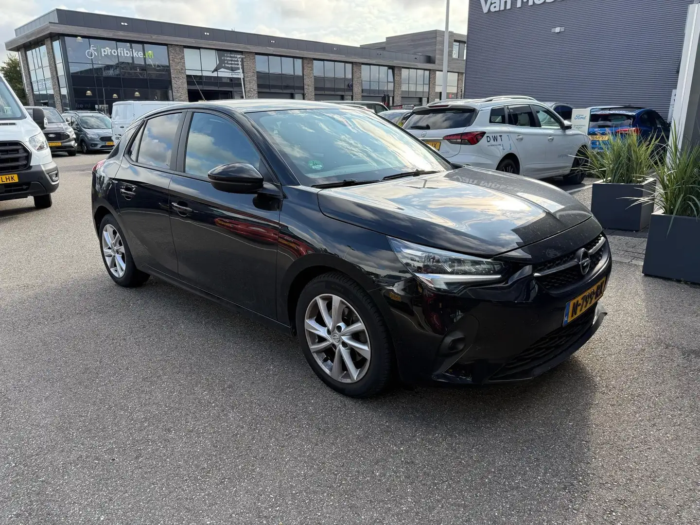 Opel Corsa 1.2 Edition | Nieuw Binnen | Dealer onderhouden | Schwarz - 2