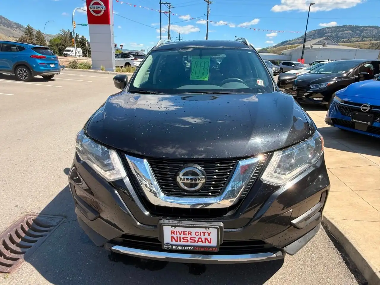 Nissan Rogue снимка Nissan Rogue