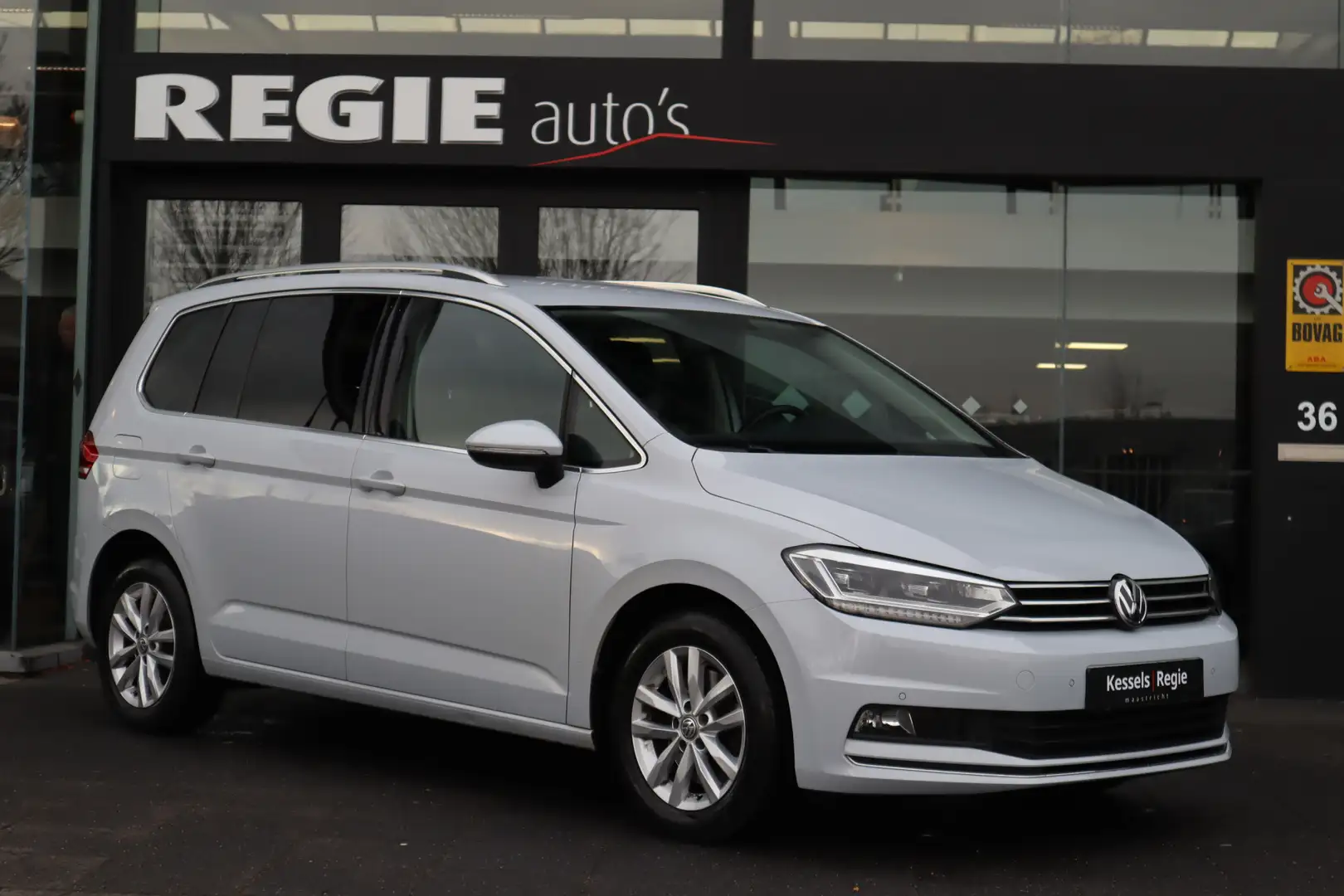 Volkswagen Touran 1.5 TSI Highline DSG 7p Navi LED Wit - 2
