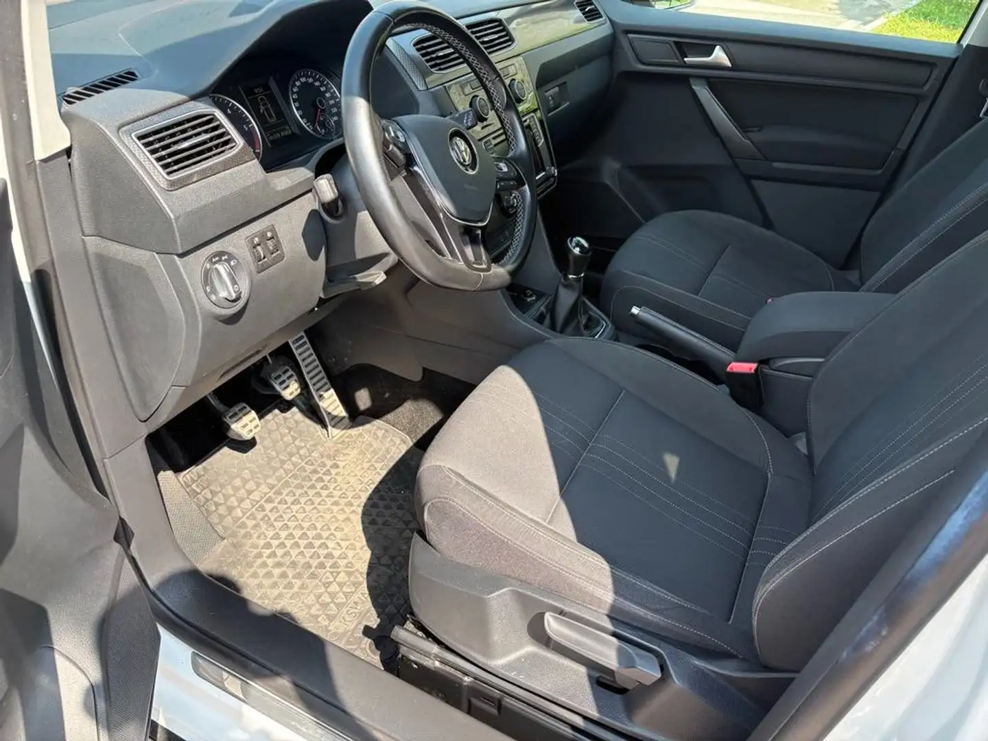 Volkswagen Caddy ALLTRACK 4X4 2.0TDI 122 CV Bianco - 2