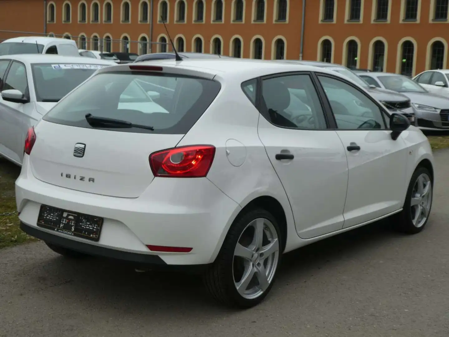 SEAT Ibiza 1.4 16v 85 Pack Blanc - 2