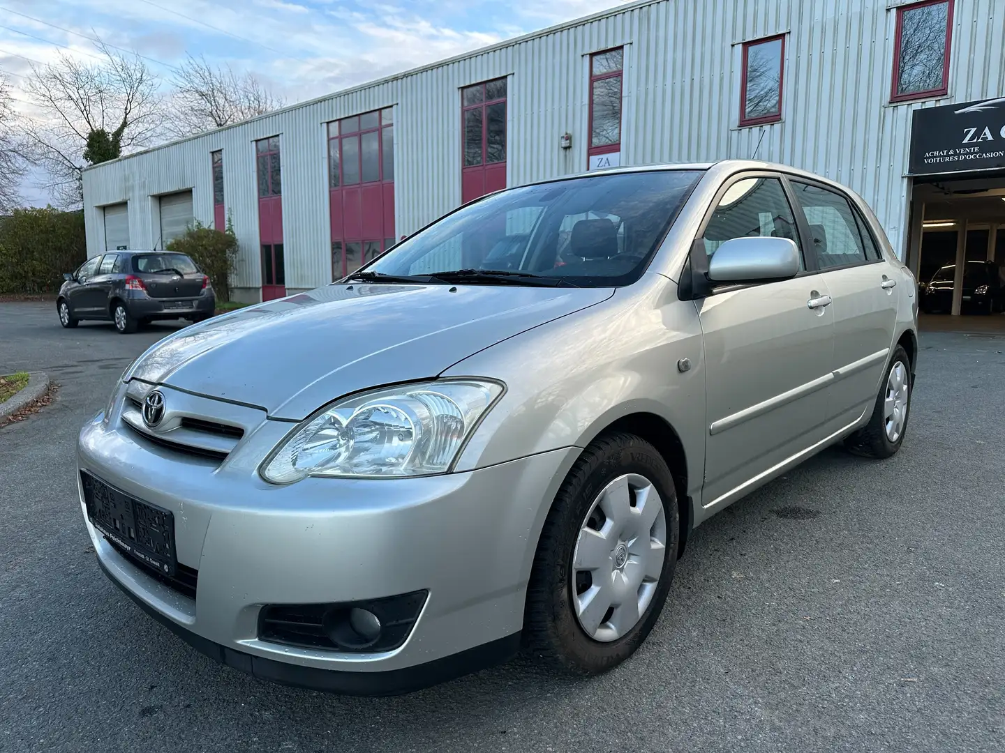 Toyota Corolla Corolla 1.4i VVT-i 16v Linea Sol Gris - 1
