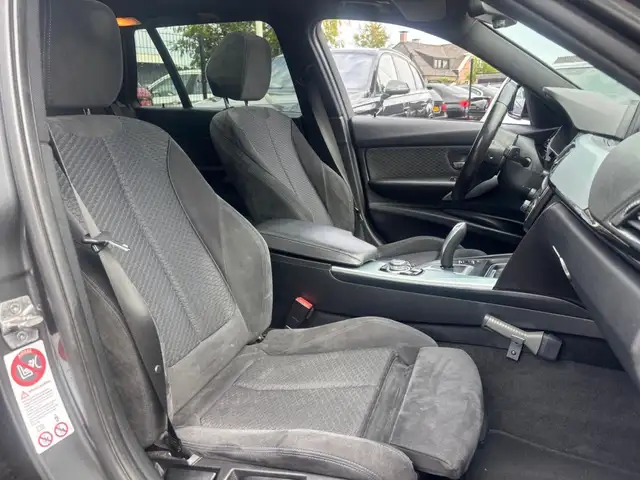 BMW 3 Series view 10
