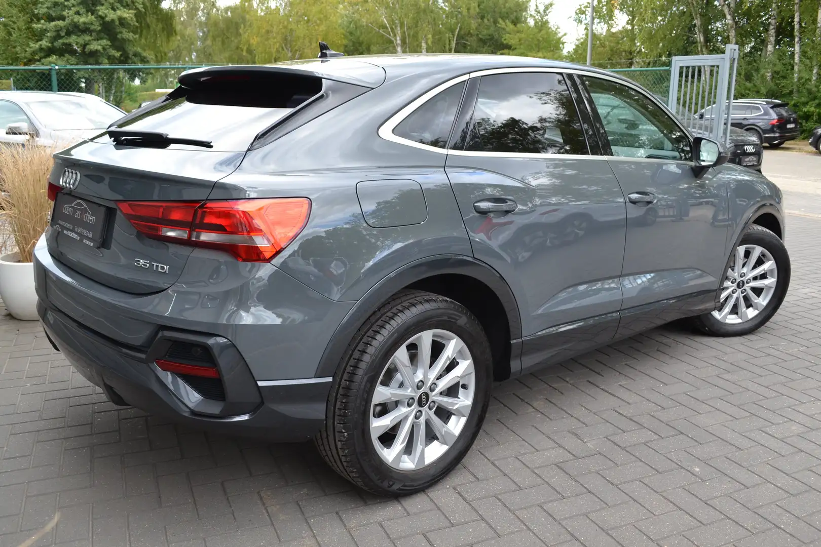 Audi Q3 Q3 35 TDI Sportback S tronic * Leder * Carplay Gris - 2