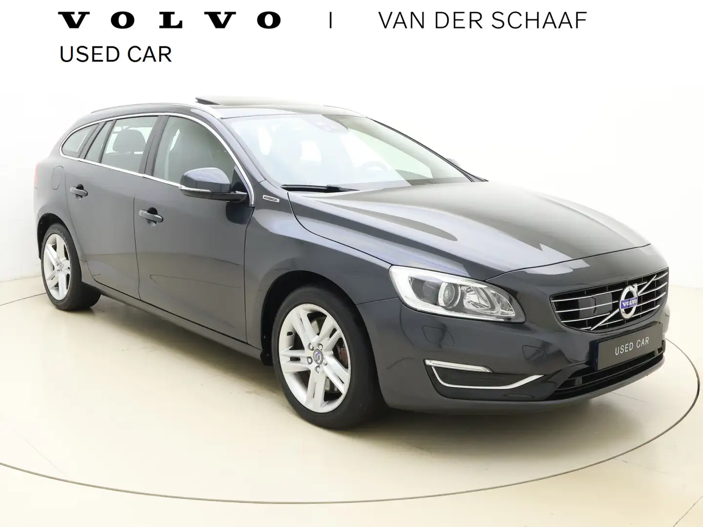 Volvo V60 2.4 D6 AWD Plug-In Hybrid Summum / Schuif-/kanteld Grau - 1