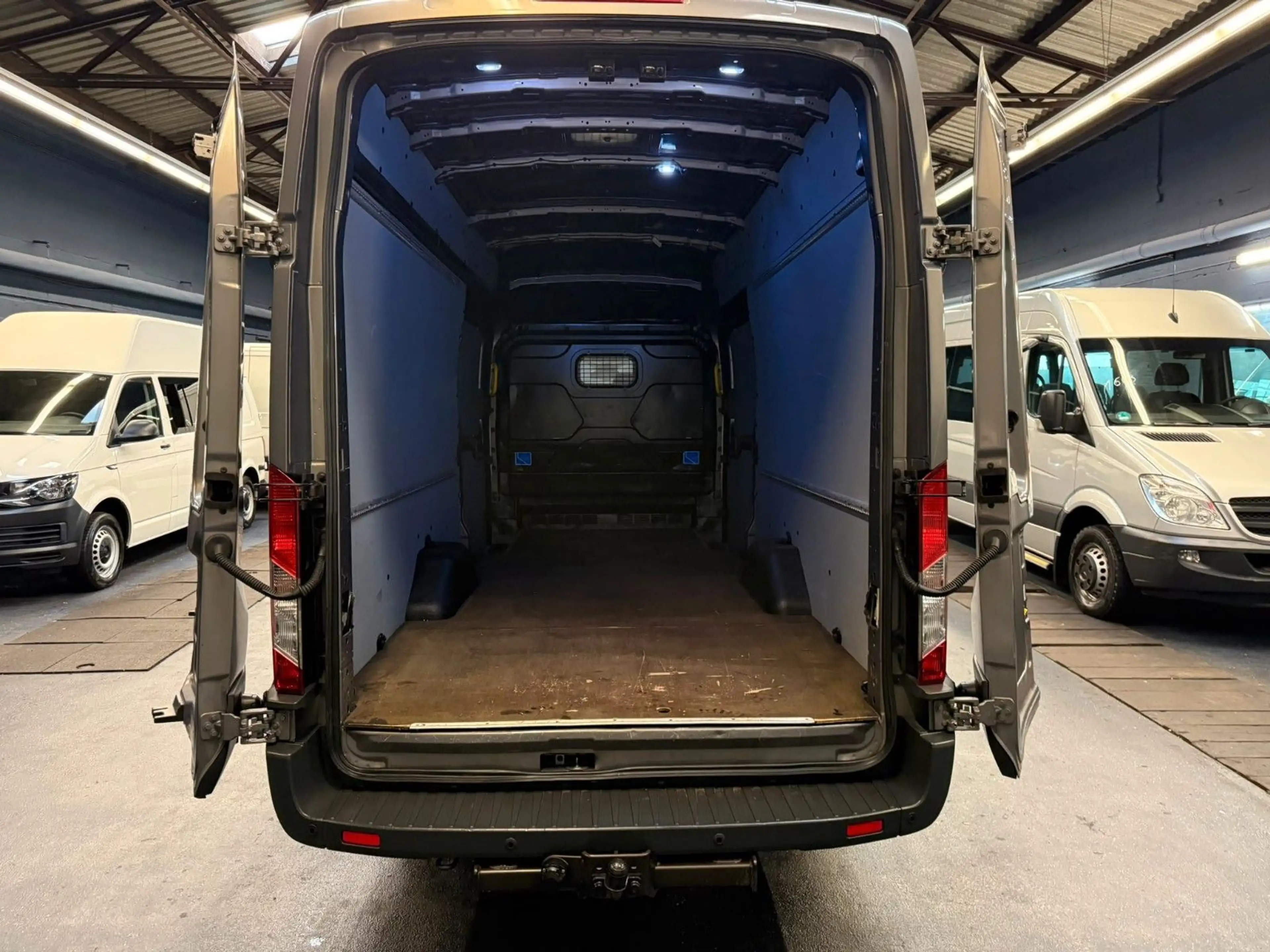 Ford Transit Jumbo Maxi L4H3 Klima Tempomat R-CAM AHK — photo 10