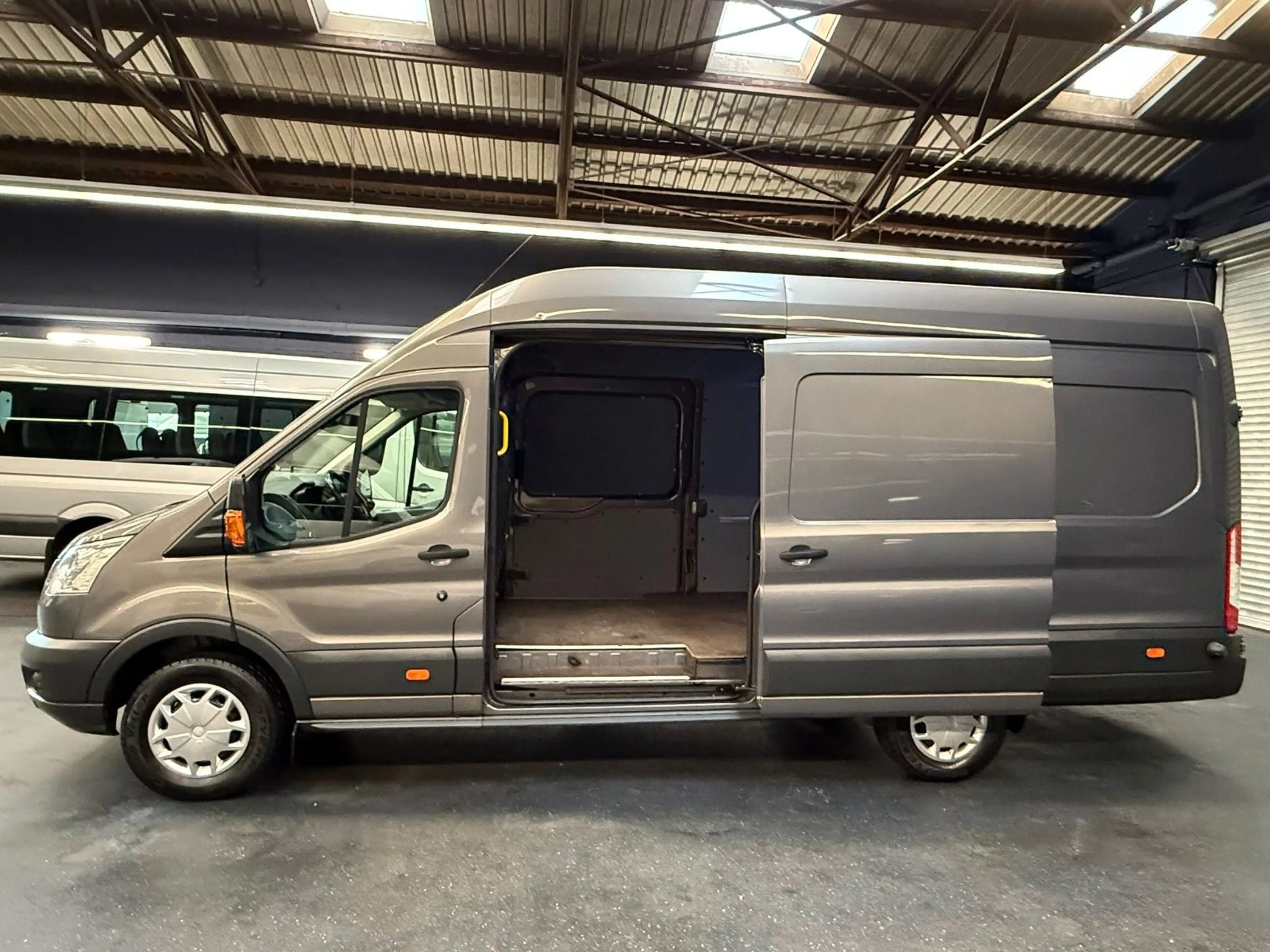 Ford Transit Jumbo Maxi L4H3 Klima Tempomat R-CAM AHK — photo 5