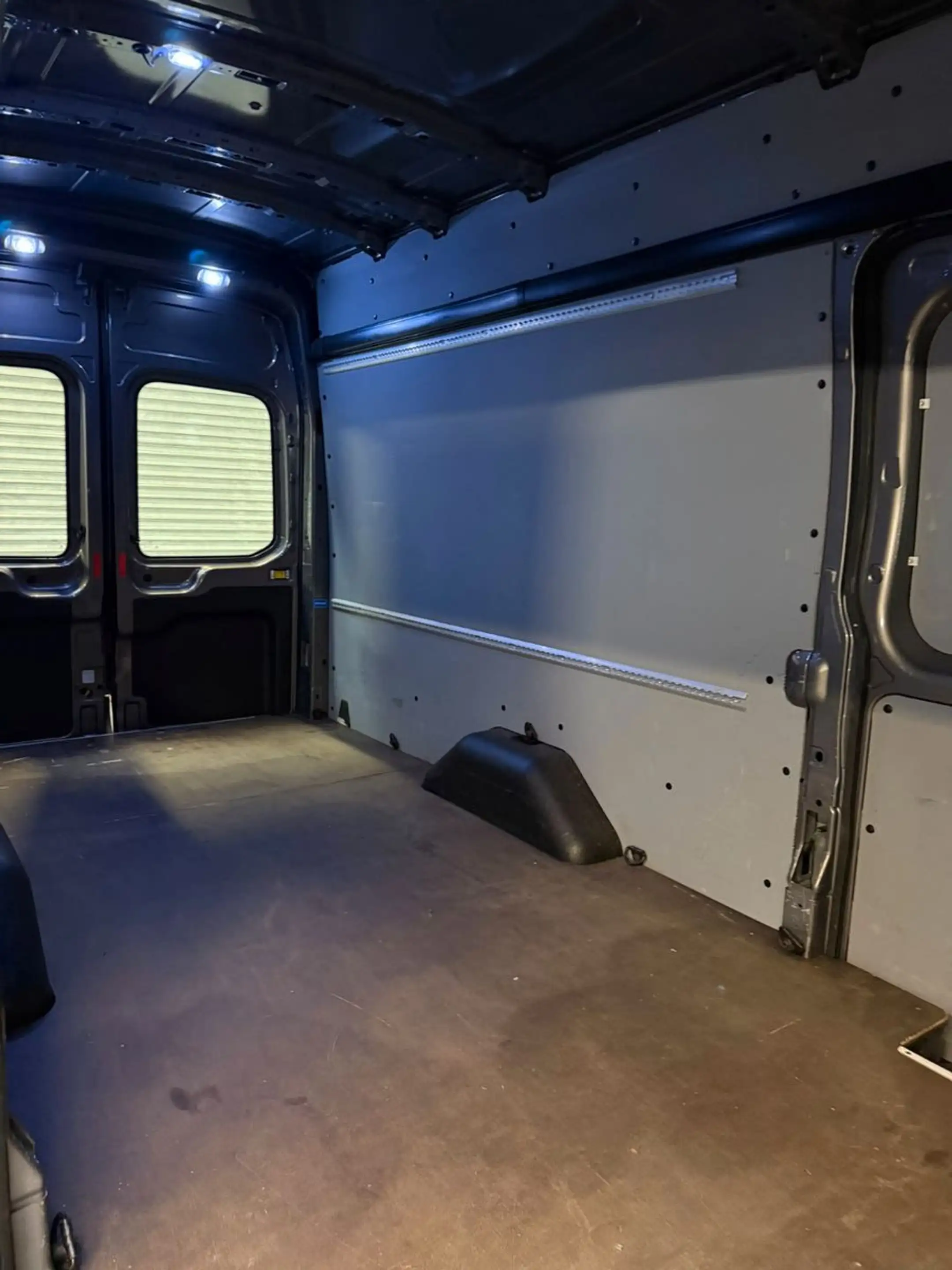 Ford Transit Jumbo Maxi L4H3 Klima Tempomat R-CAM AHK — photo 13