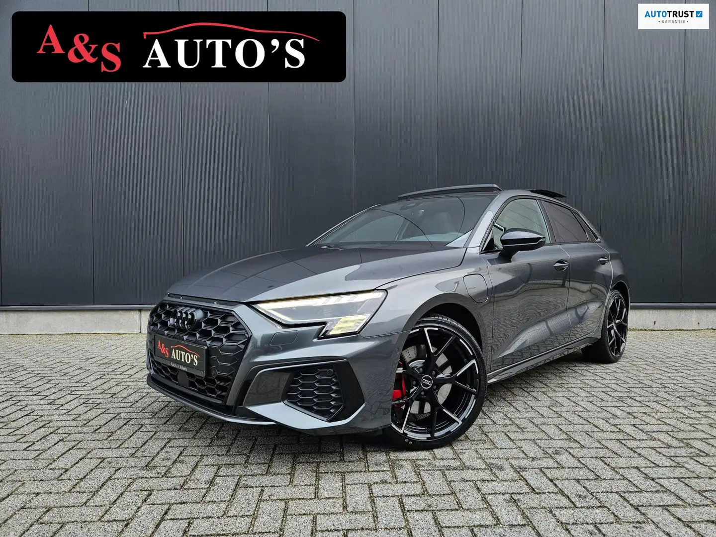 Audi A3 Sportback 40 TFSI e 3x S line Panodak Rs stoelen M Grijs - 1