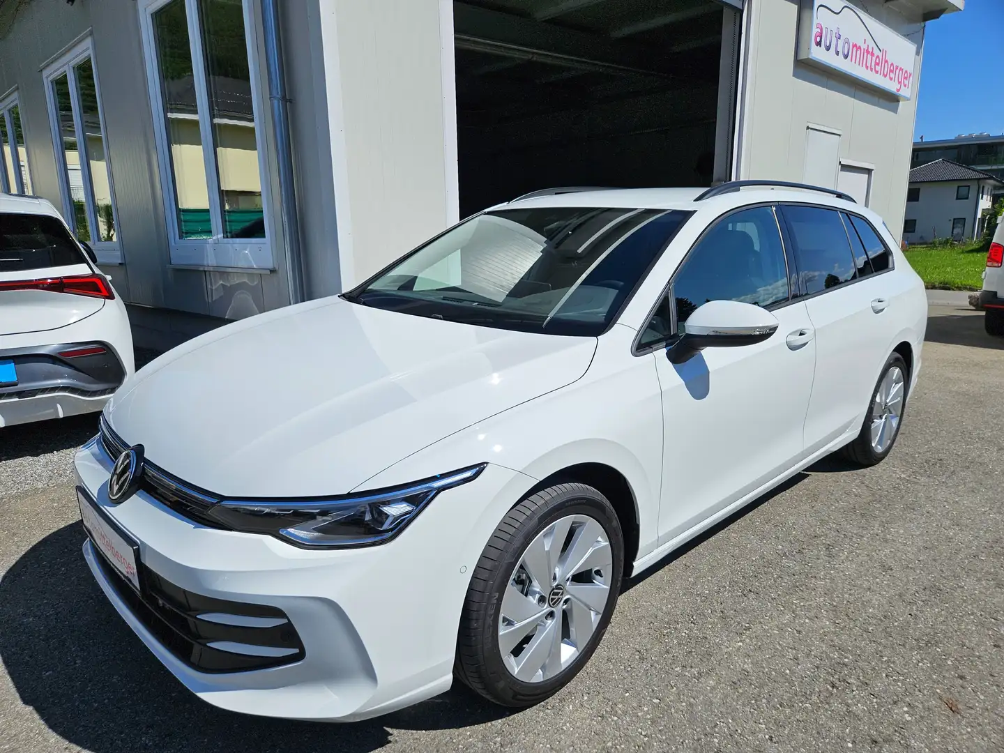 Volkswagen Golf Variant Business mHeV DSG Blanc - 1
