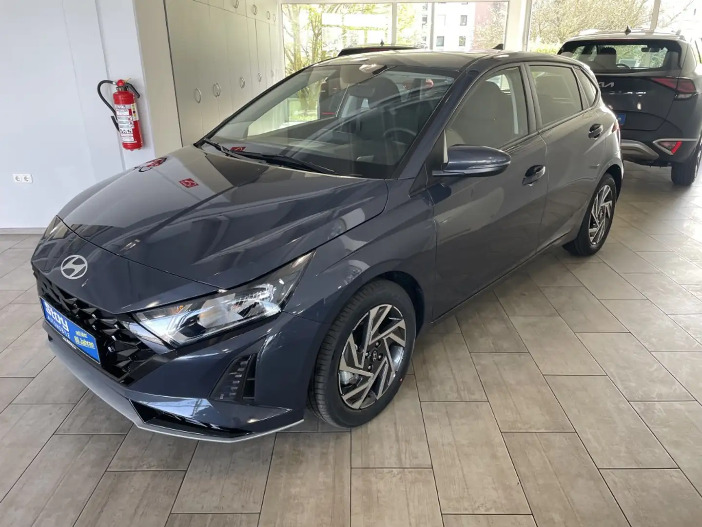 Hyundai i20 1.0 T-GDI Facelift Navi Kamera Alu PDC SHZ Grau - 1