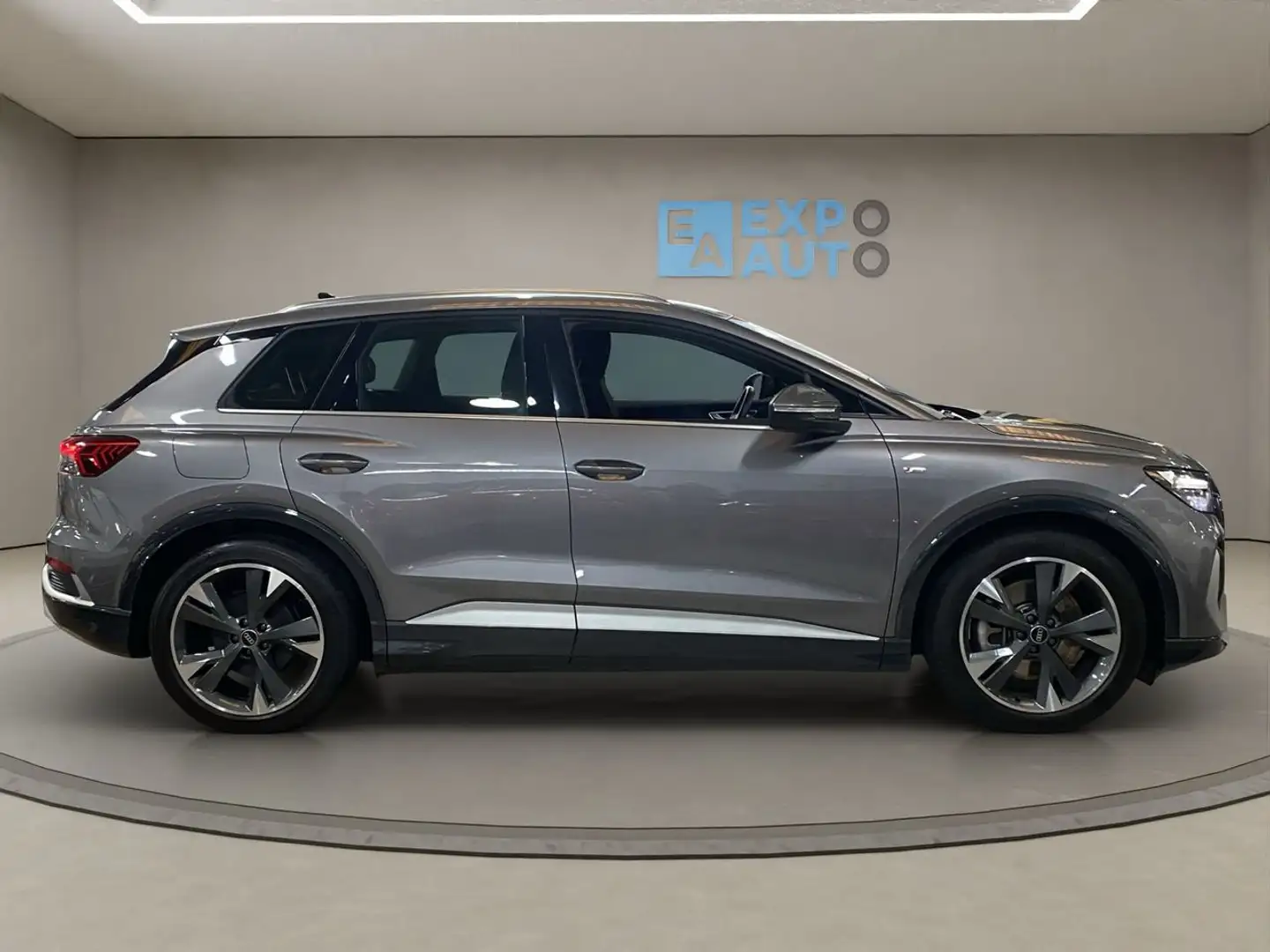 Audi Q4 e-tron S line 40 150kW 82kWh Gris - 2