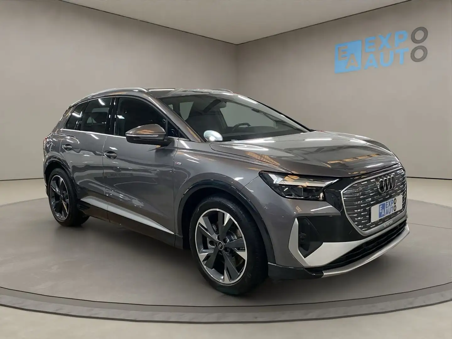 Audi Q4 e-tron S line 40 150kW 82kWh Gris - 1