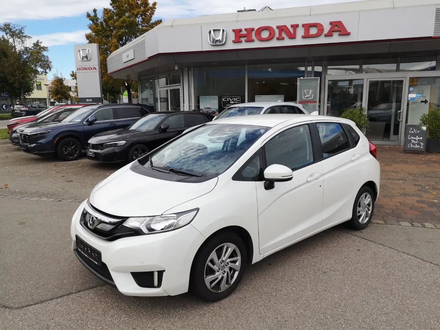 Honda Jazz 1.3 i-VTEC Comfort Navi+SHZ+PDC Wit - 2