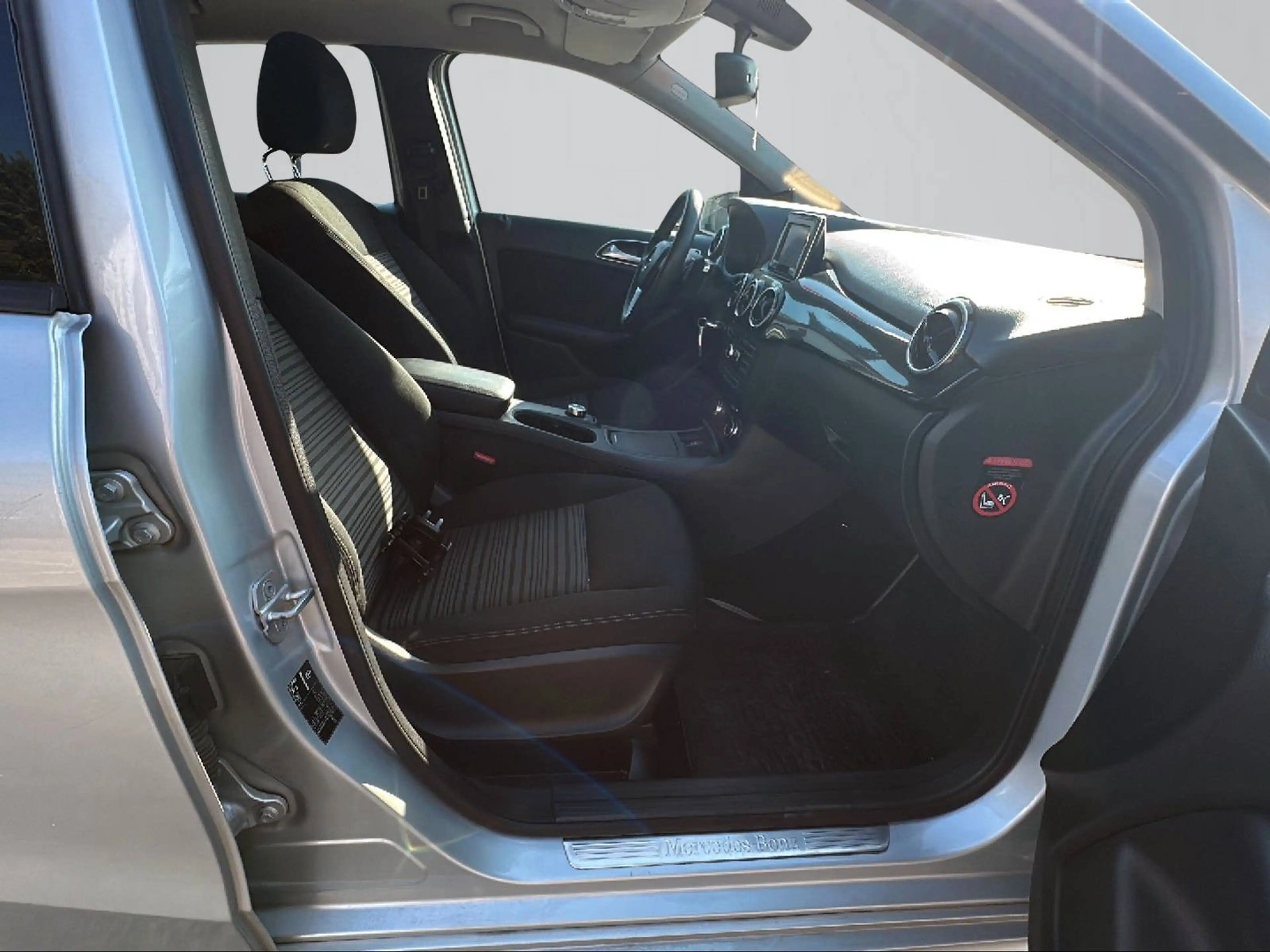 Mercedes-Benz B 200 BlueEfficiency I Tempomat I Nebelscheinwer — photo 15