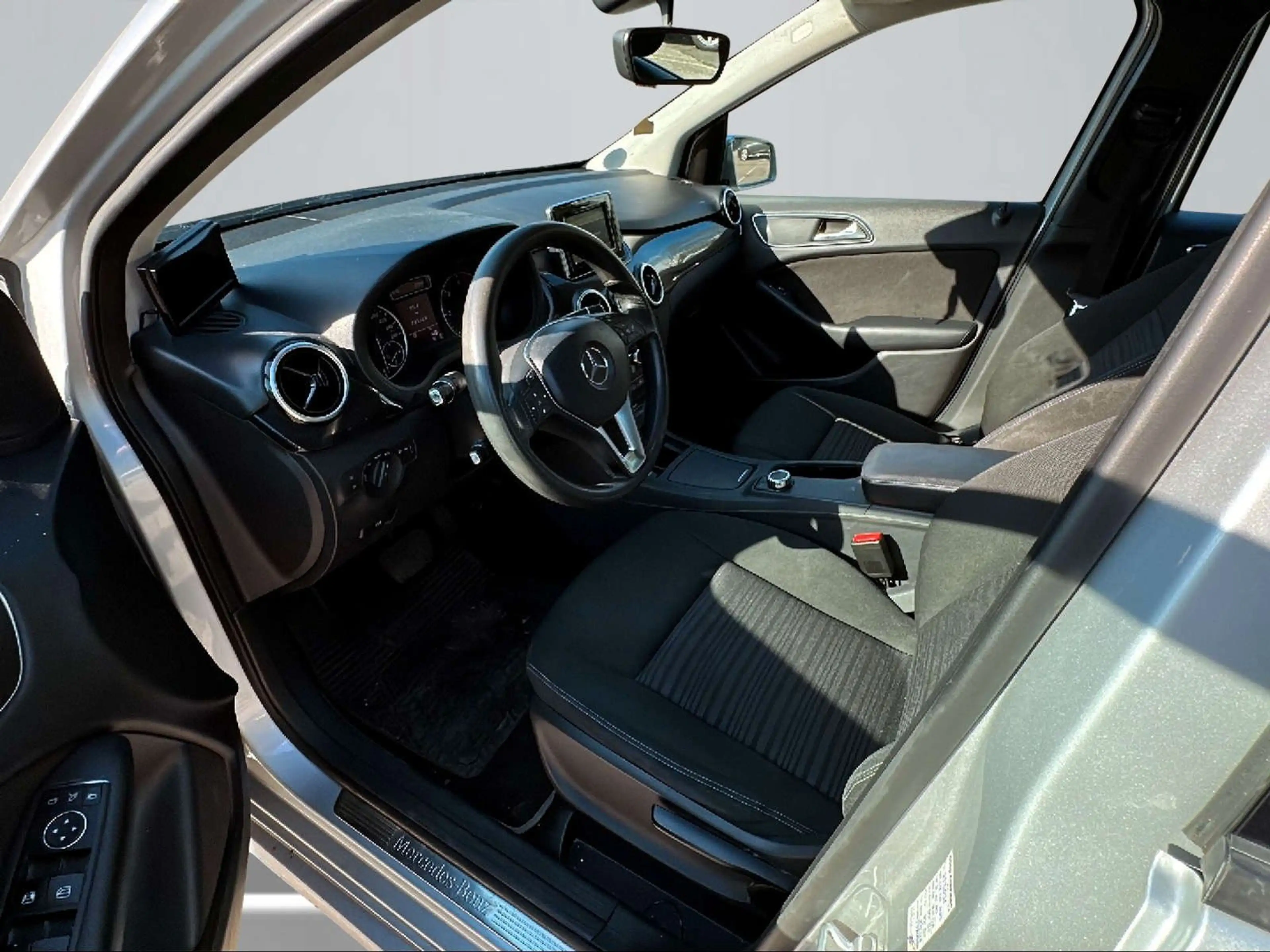 Mercedes-Benz B 200 BlueEfficiency I Tempomat I Nebelscheinwer — photo 9