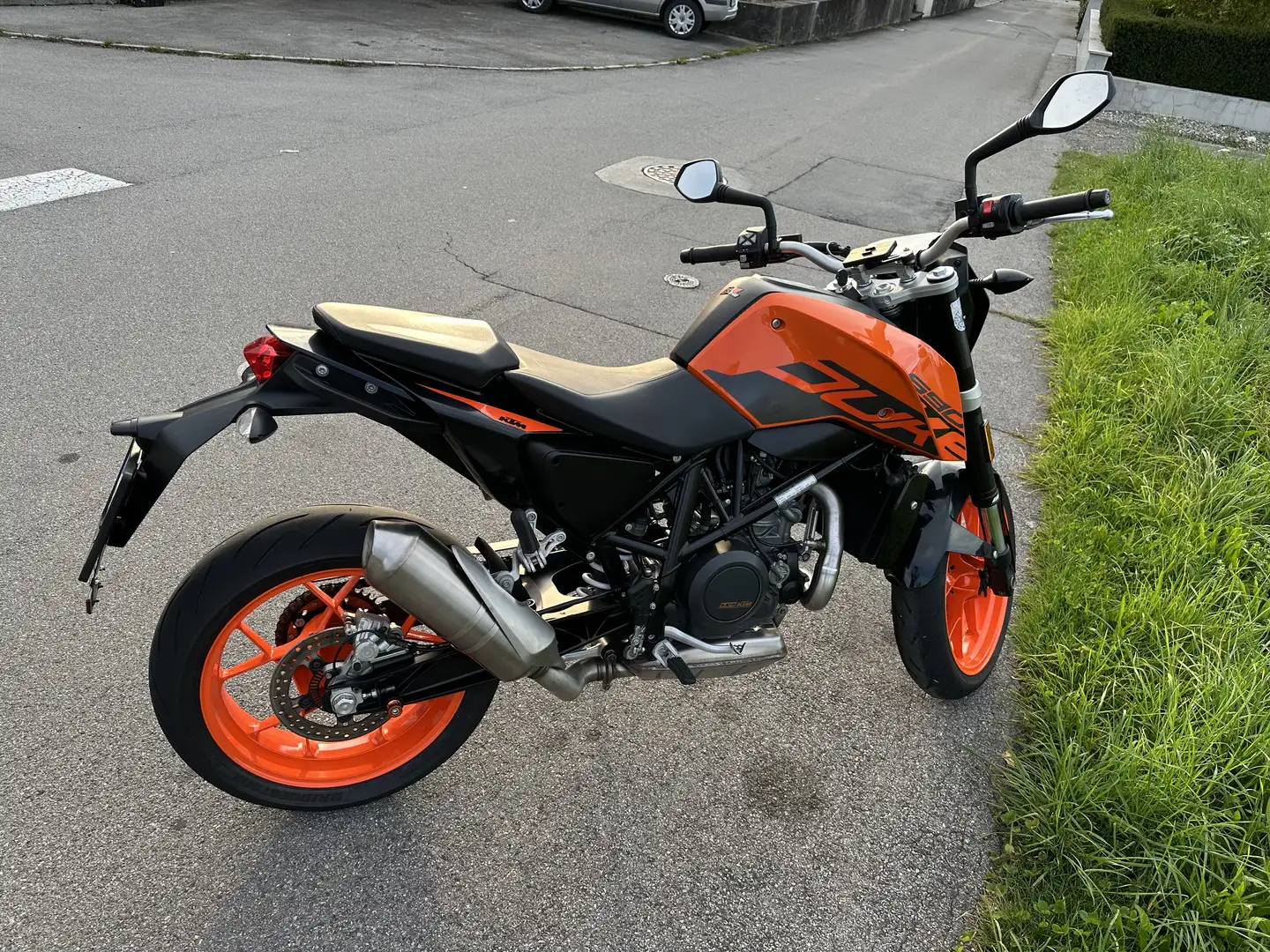 KTM 690 Duke Orange - 2