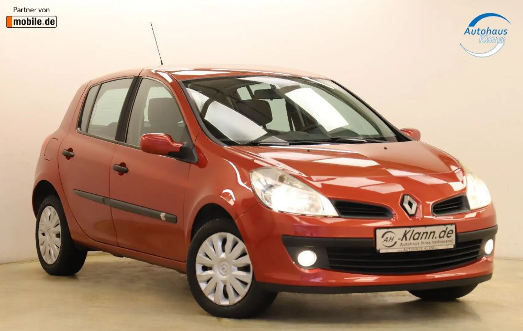 Renault Clio 3 1.6 16V 111PS Initiale 5-Türer BC 1.Hand Rot - 1