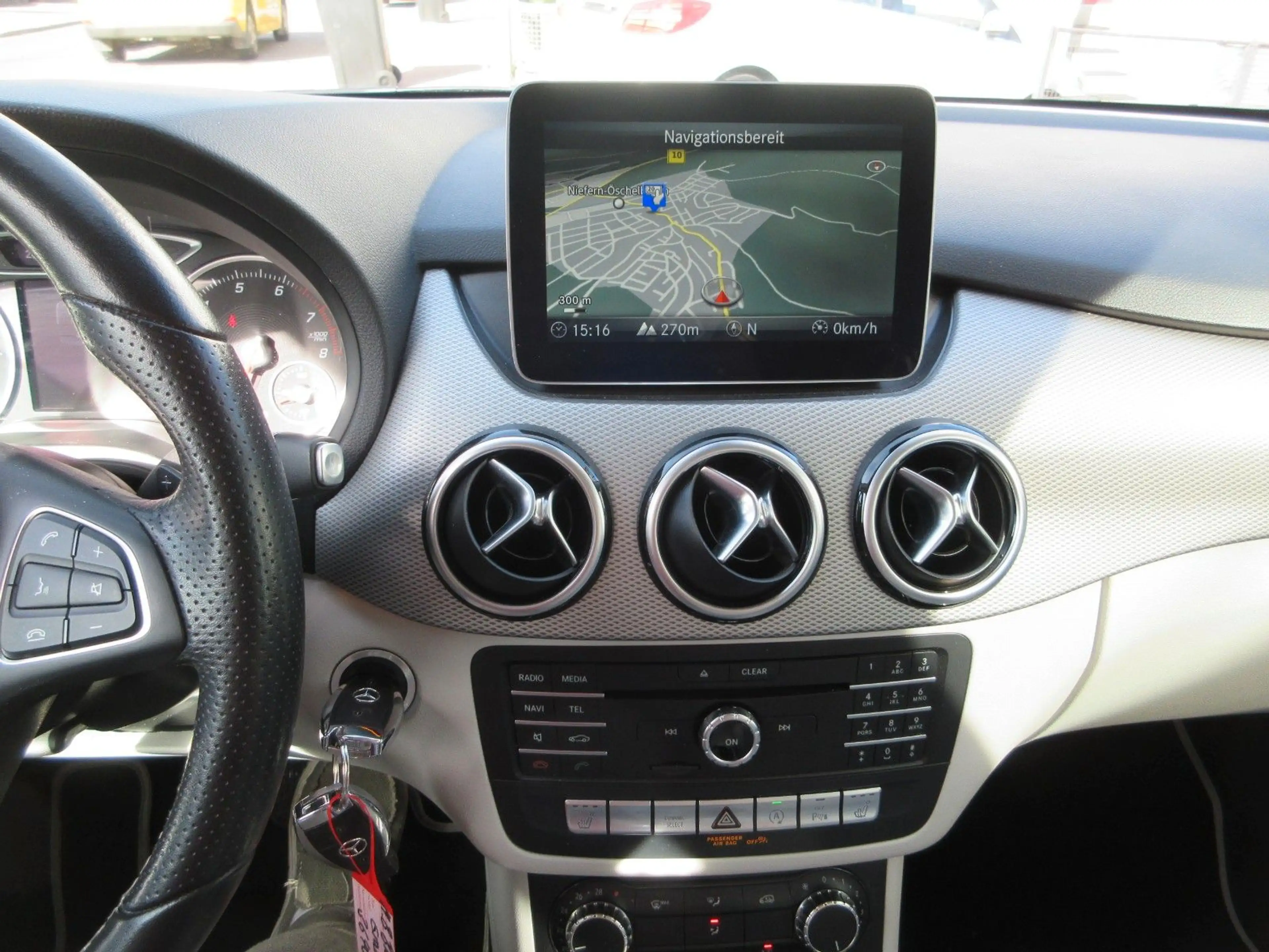 Mercedes-Benz B 200 Urban Style Edition — photo 10