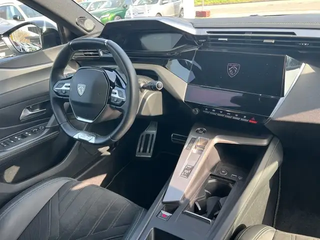 Peugeot 308 view 11