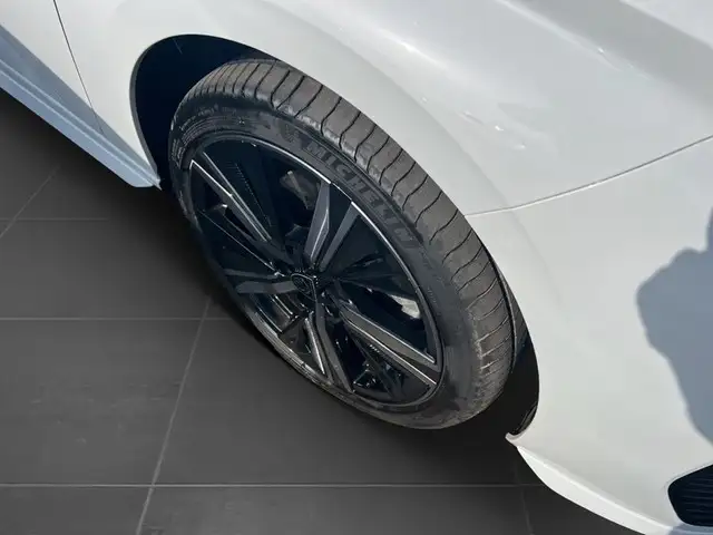Peugeot 308 view 8