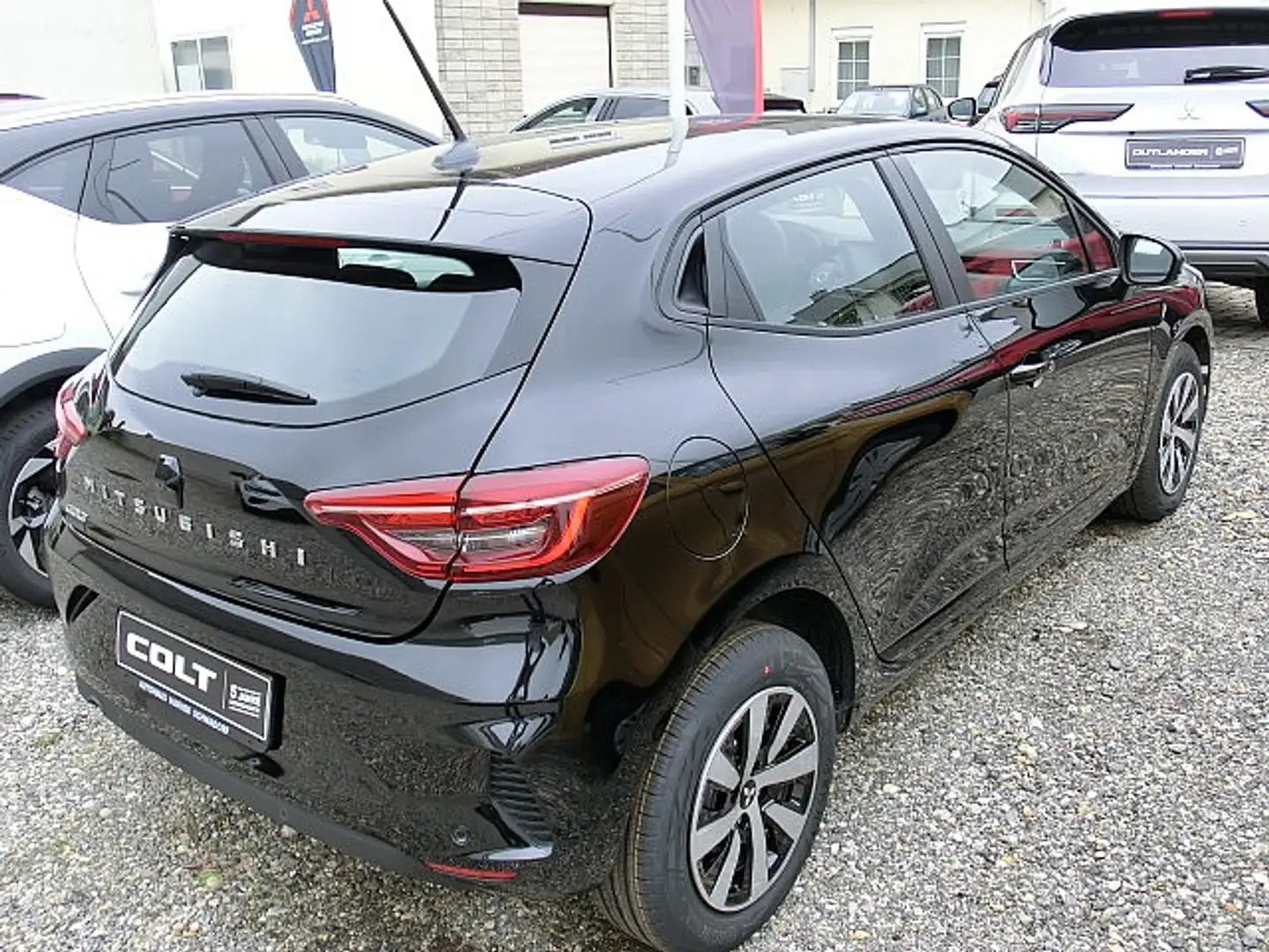 Mitsubishi Colt 1,0 MPI-T Invite Schwarz - 2