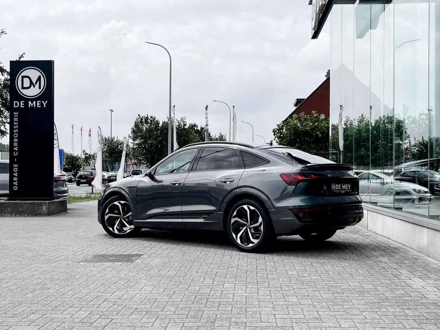 Audi Q8 e-tron Sportback 106 kWh 55 Quattro S line / Pano / Lucht Gri - 2
