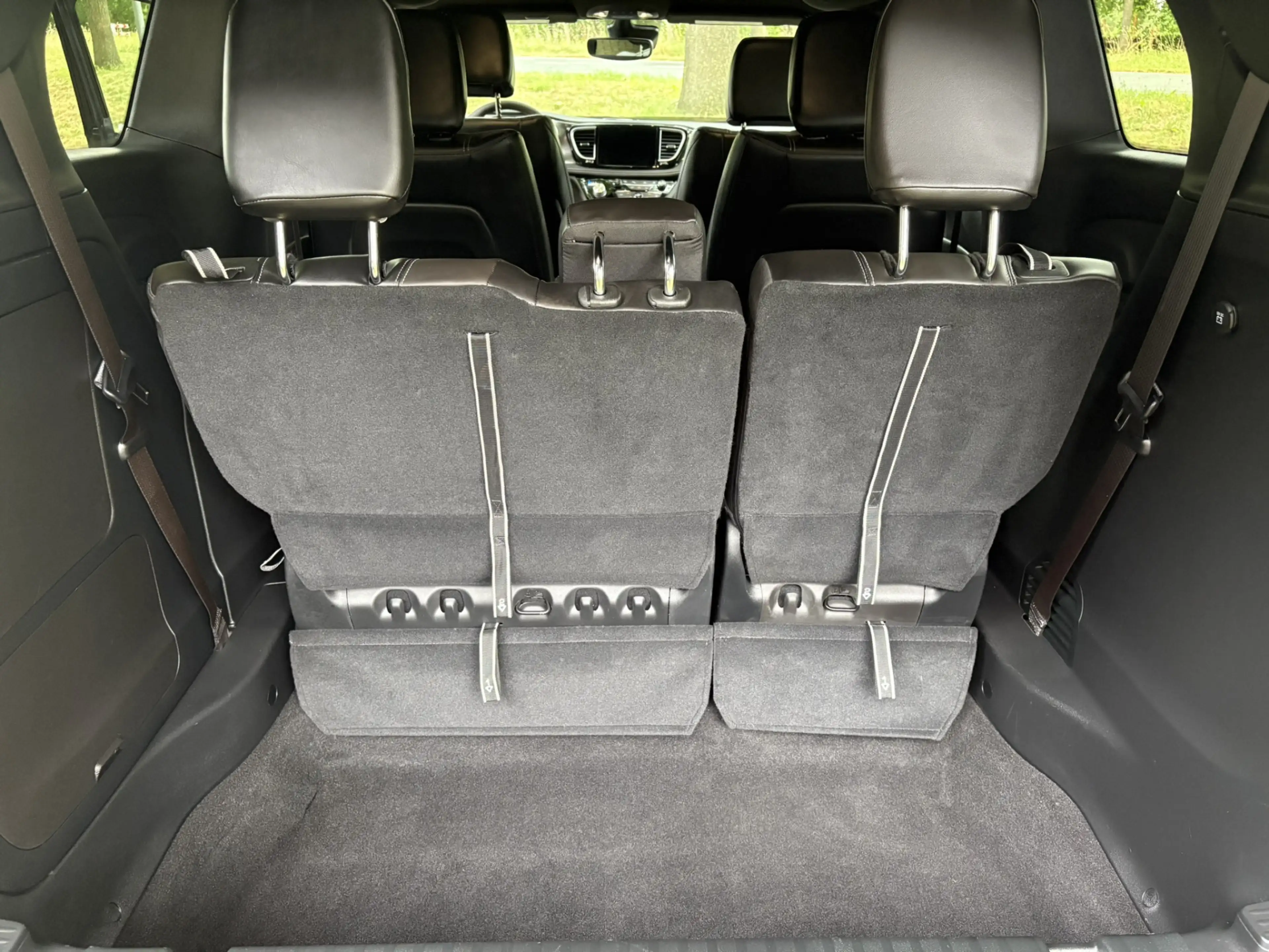 Chrysler Grand Voyager 3.6 V6 Hybrid ACC/360/Carplay — photo 13