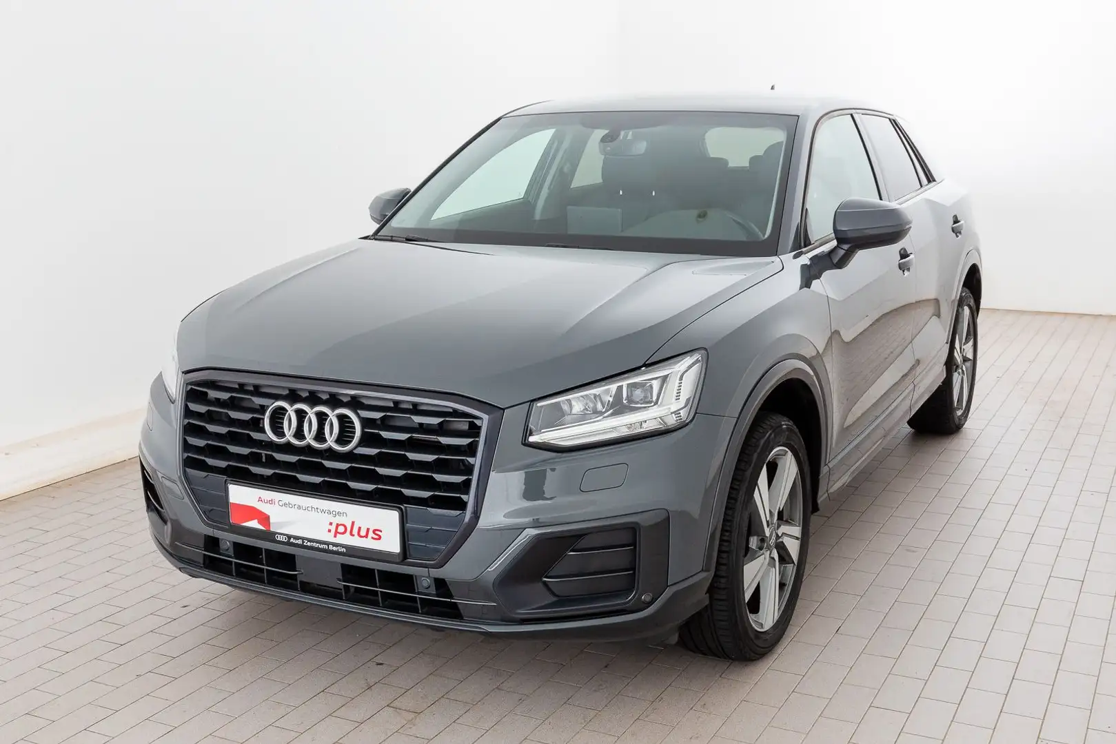 Audi Q2 Design 35 TFSI 6-G. VIRTUAL RFK NAVI SIDE Grijs - 2