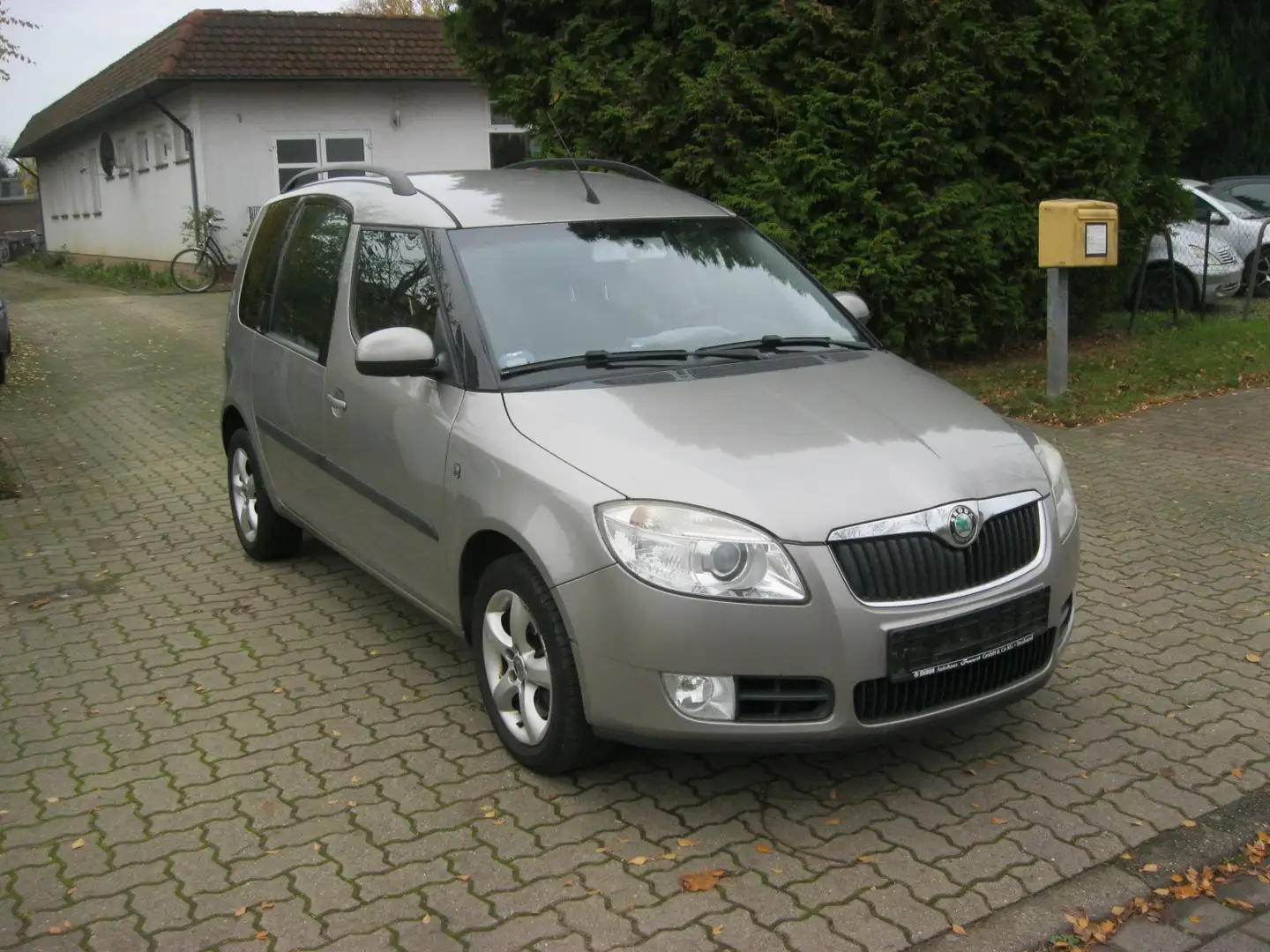 Skoda Roomster 1.6 16V Comfort Beige - 1