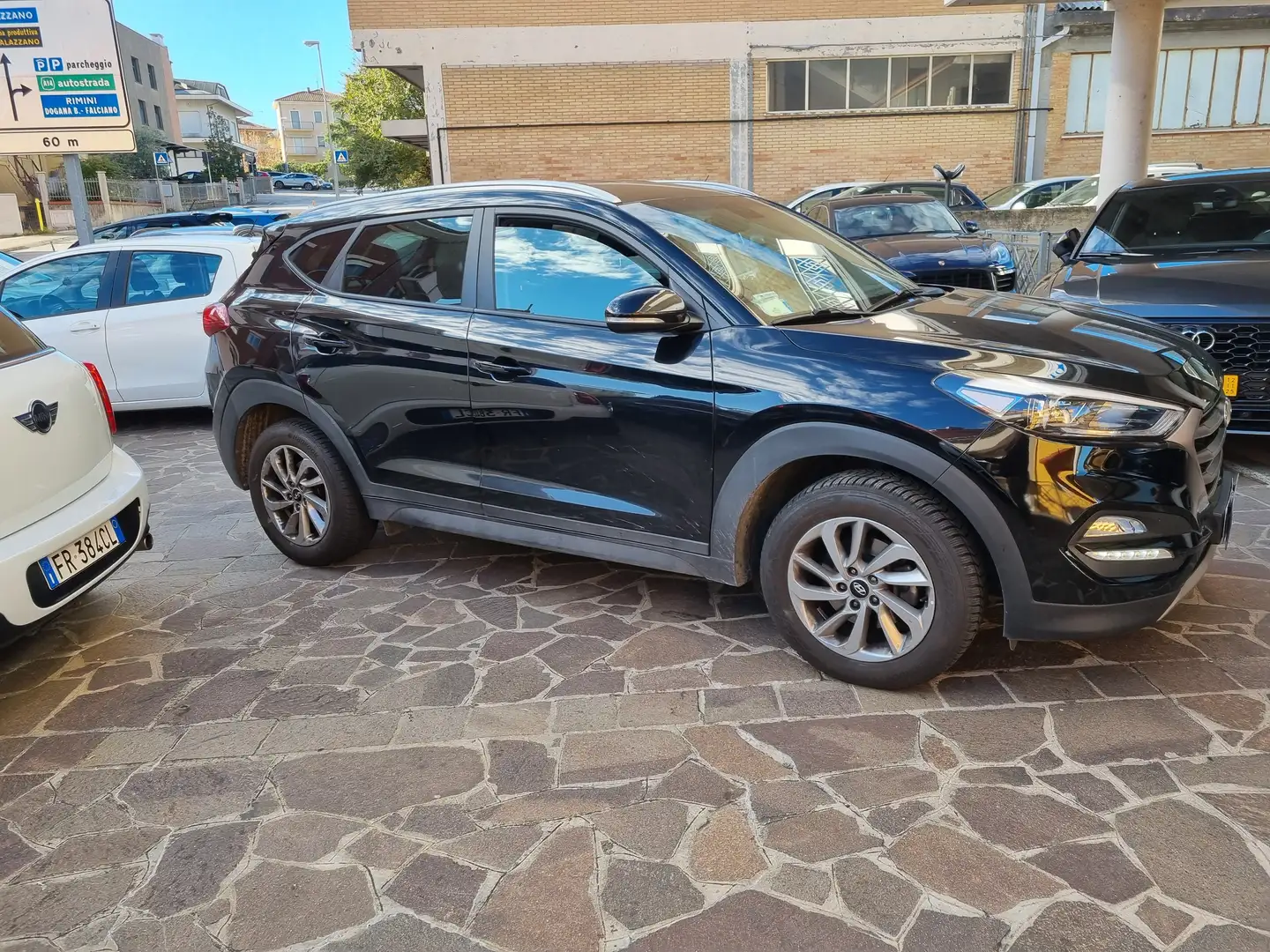 Hyundai TUCSON Tucson 1.7 crdi Comfort 2wd 115cv Noir - 1