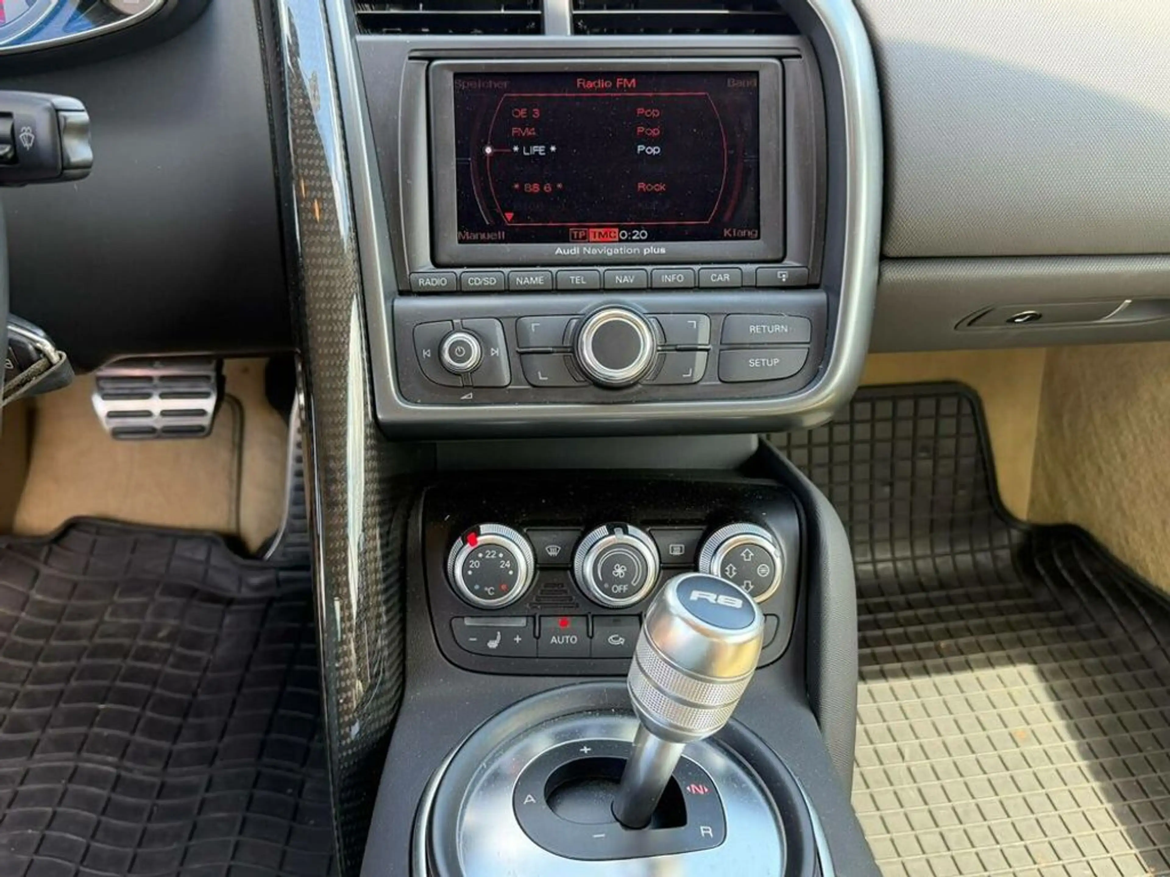 Audi R8 4.2 FSI quattro — photo 13