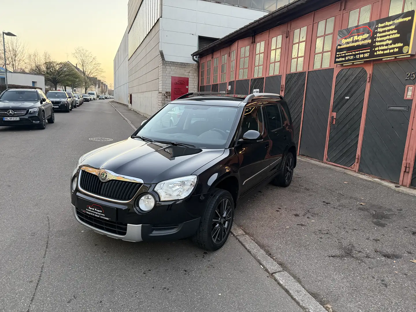 Skoda Yeti Ambition 4x4 Schwarz - 1