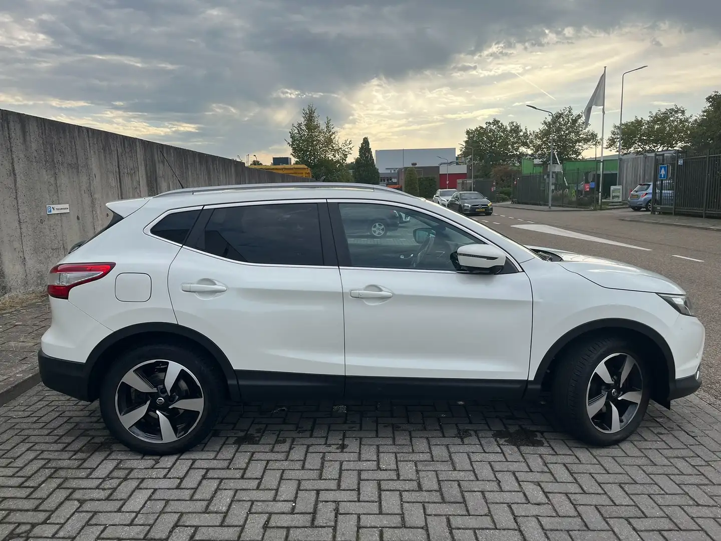 Nissan Qashqai Qashqai 1.2 Connect Edition Wit - 1