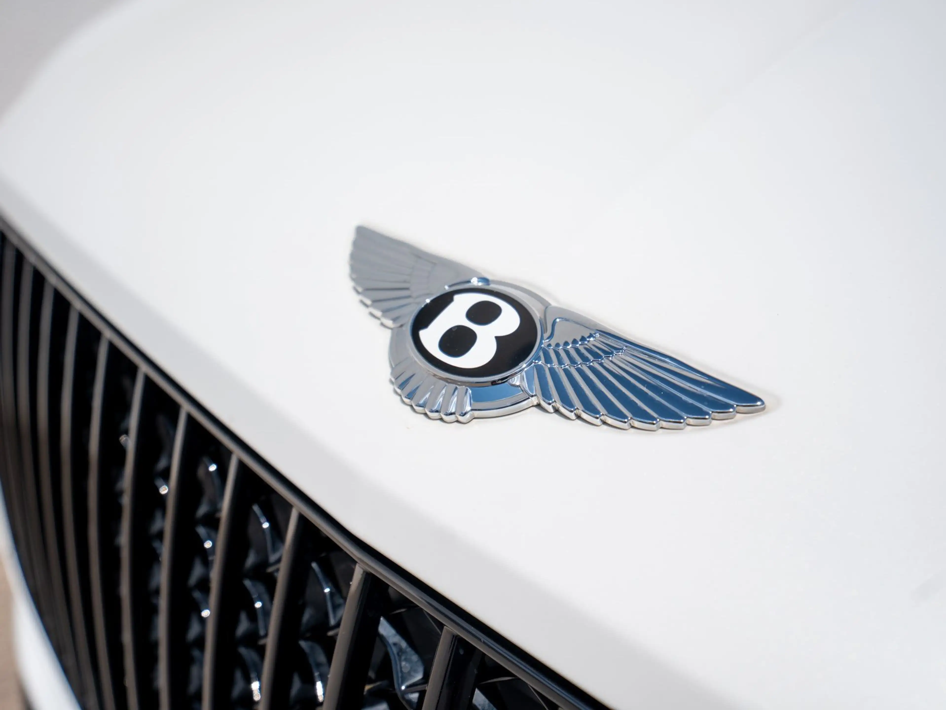 Bentley Bentayga EWB Azure First Edition — photo 11