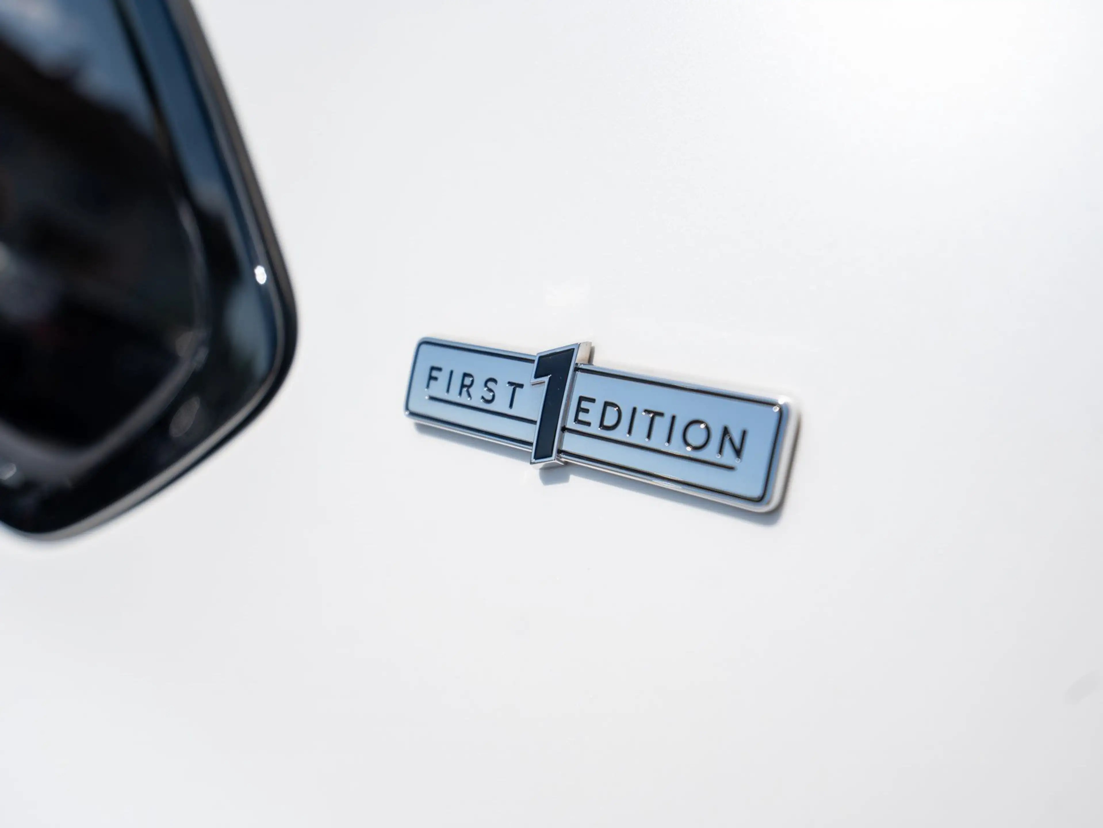 Bentley Bentayga EWB Azure First Edition — photo 15