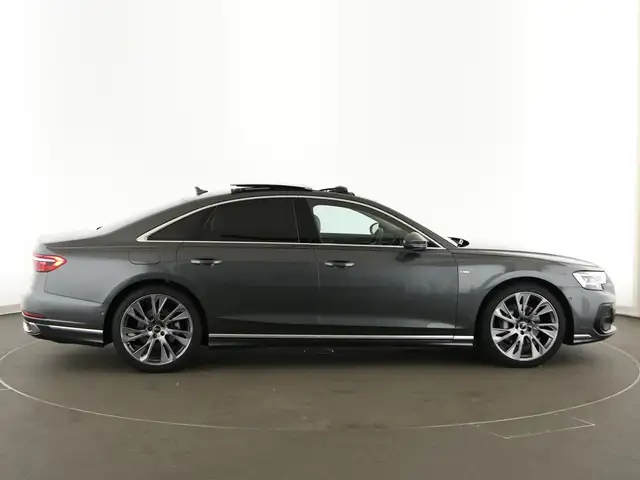 Audi A8 view 8