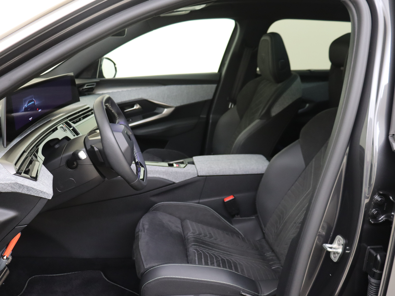 Peugeot 5008 1.2 Hybrid 145 GT 7p ALCANTARA !! YP — photo 10