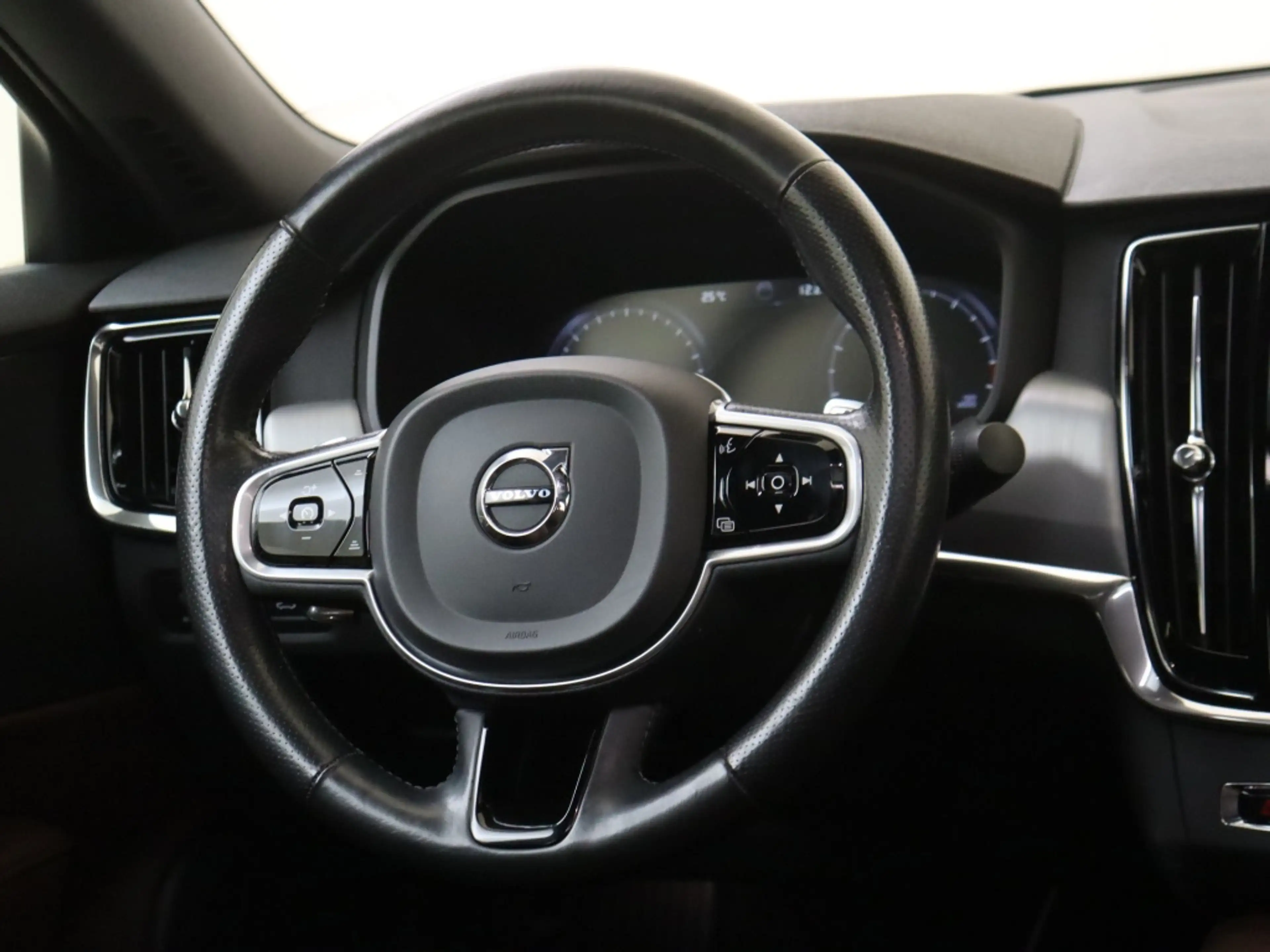 Volvo S90 T4 Momentum+ | Trekhaak | Panoramadak | 360° Camer — photo 11