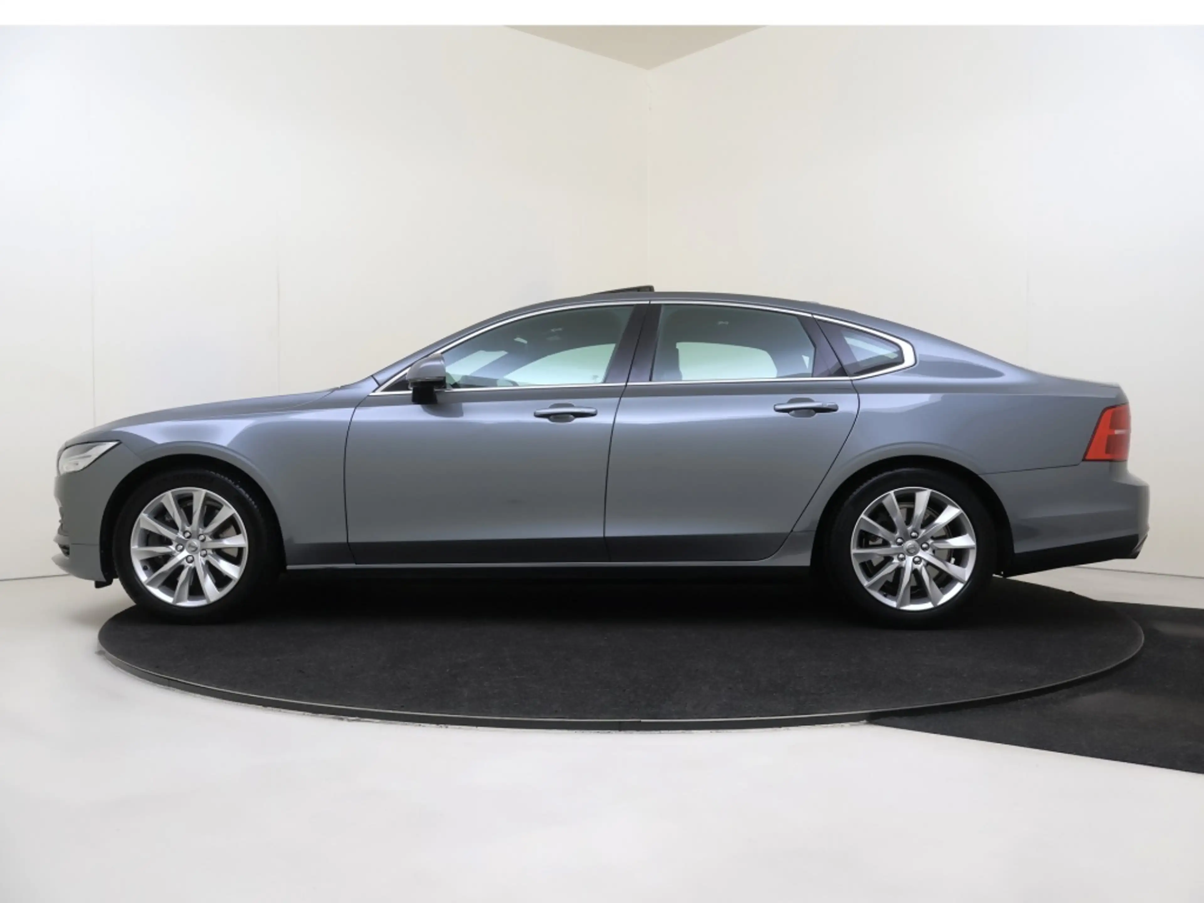Volvo S90 T4 Momentum+ | Trekhaak | Panoramadak | 360° Camer — photo 2