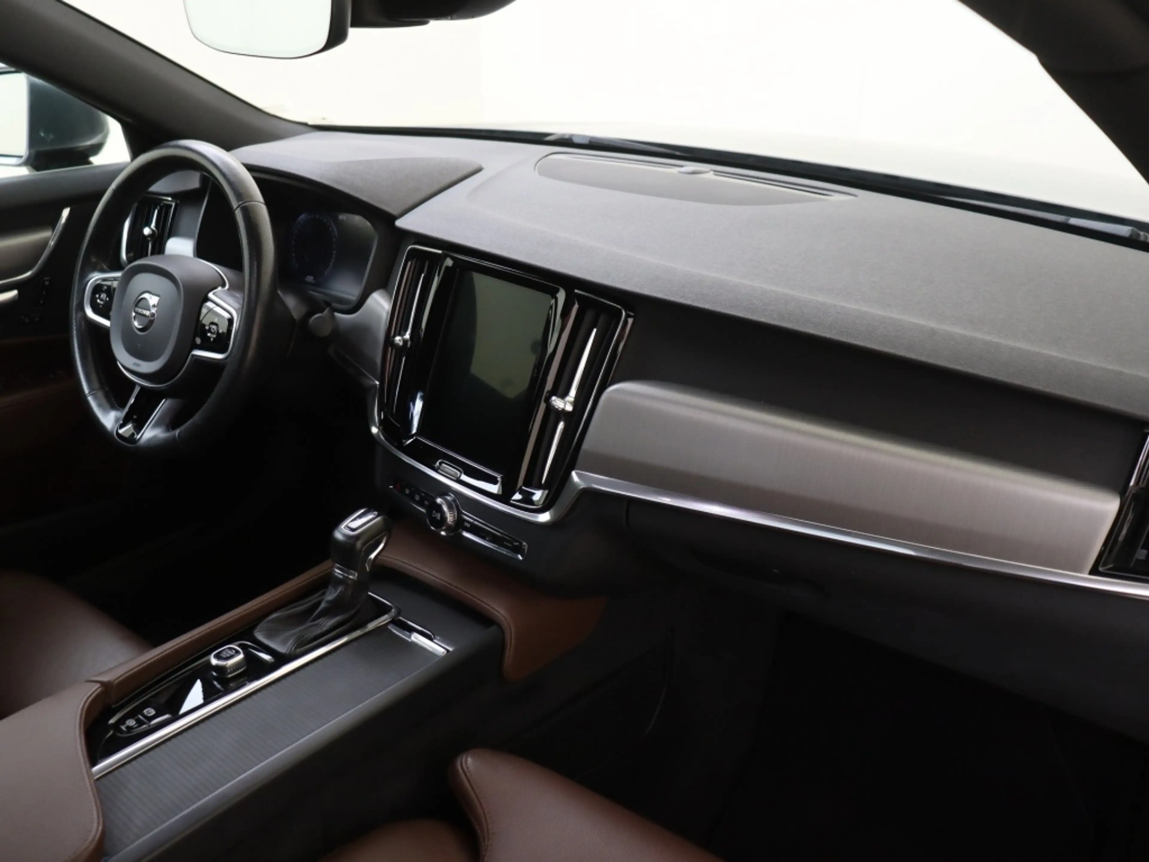 Volvo S90 T4 Momentum+ | Trekhaak | Panoramadak | 360° Camer — photo 12