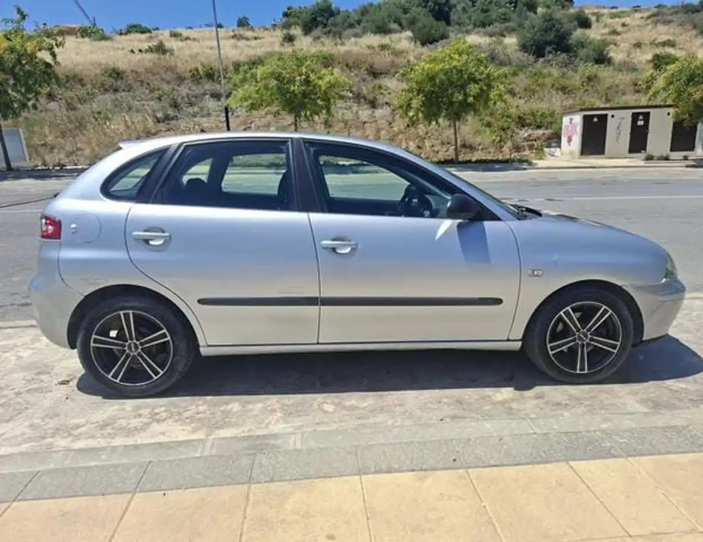 SEAT Ibiza Ibiza 1.4TDi Reference 80 Reference Gris - 1