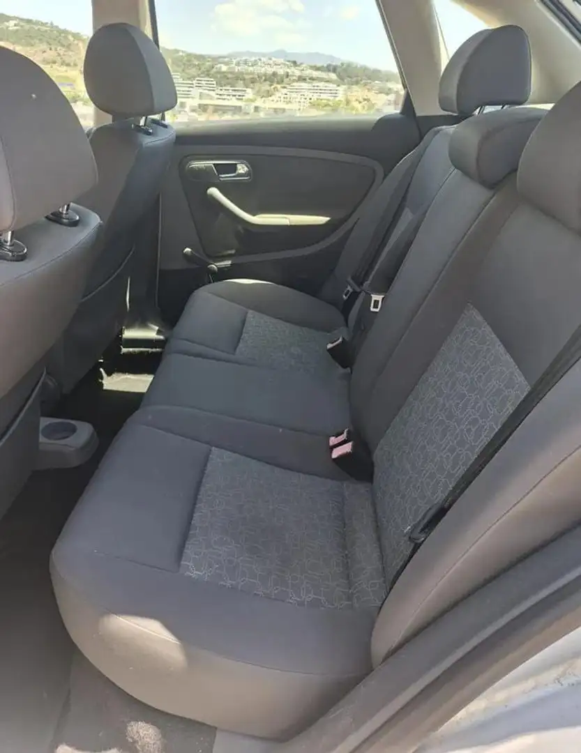 SEAT Ibiza Ibiza 1.4TDi Reference 80 Reference Gris - 2